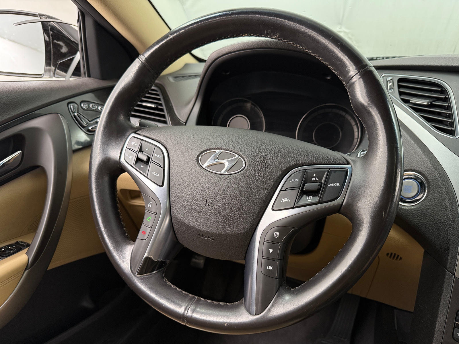 Thumbnail: 2015 Hyundai Azera - 4