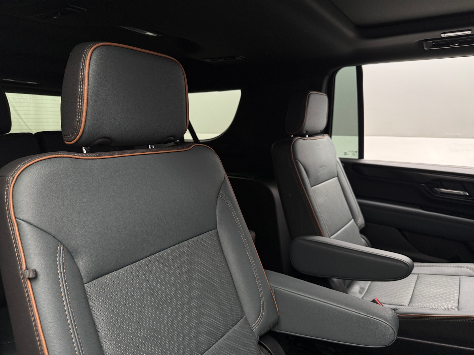 Thumbnail: 2025 GMC Yukon XL - 5