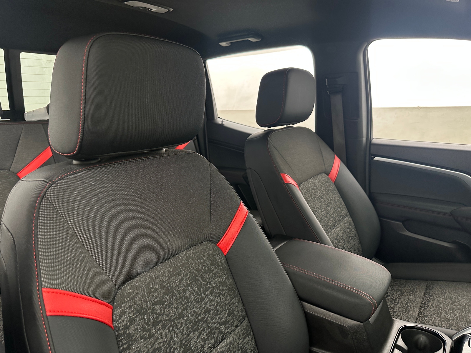 Thumbnail: 2023 Chevrolet Colorado - 2