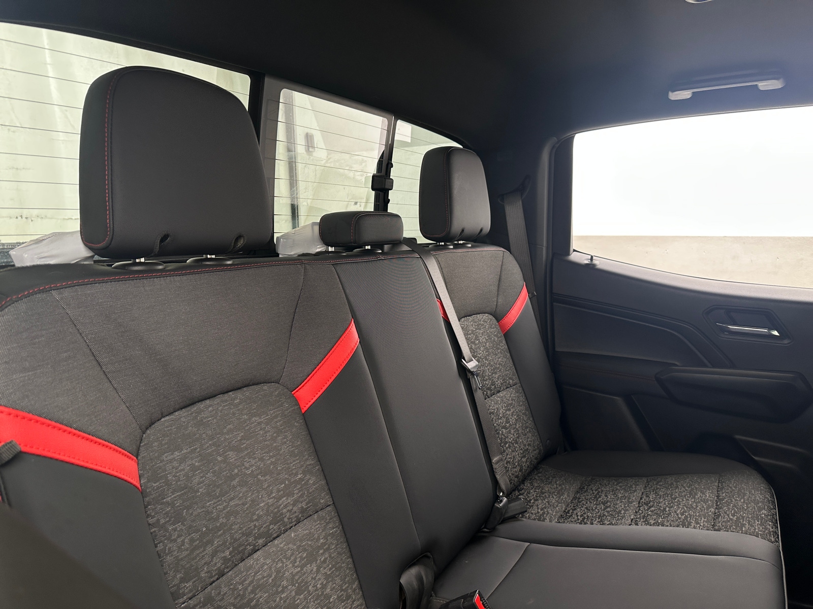 Thumbnail: 2023 Chevrolet Colorado - 6