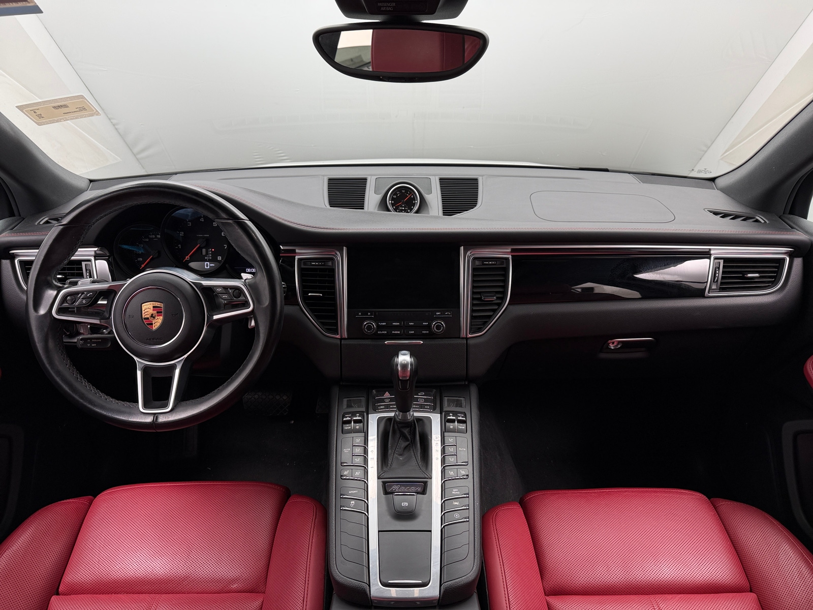 Thumbnail: 2018 Porsche Macan - 2