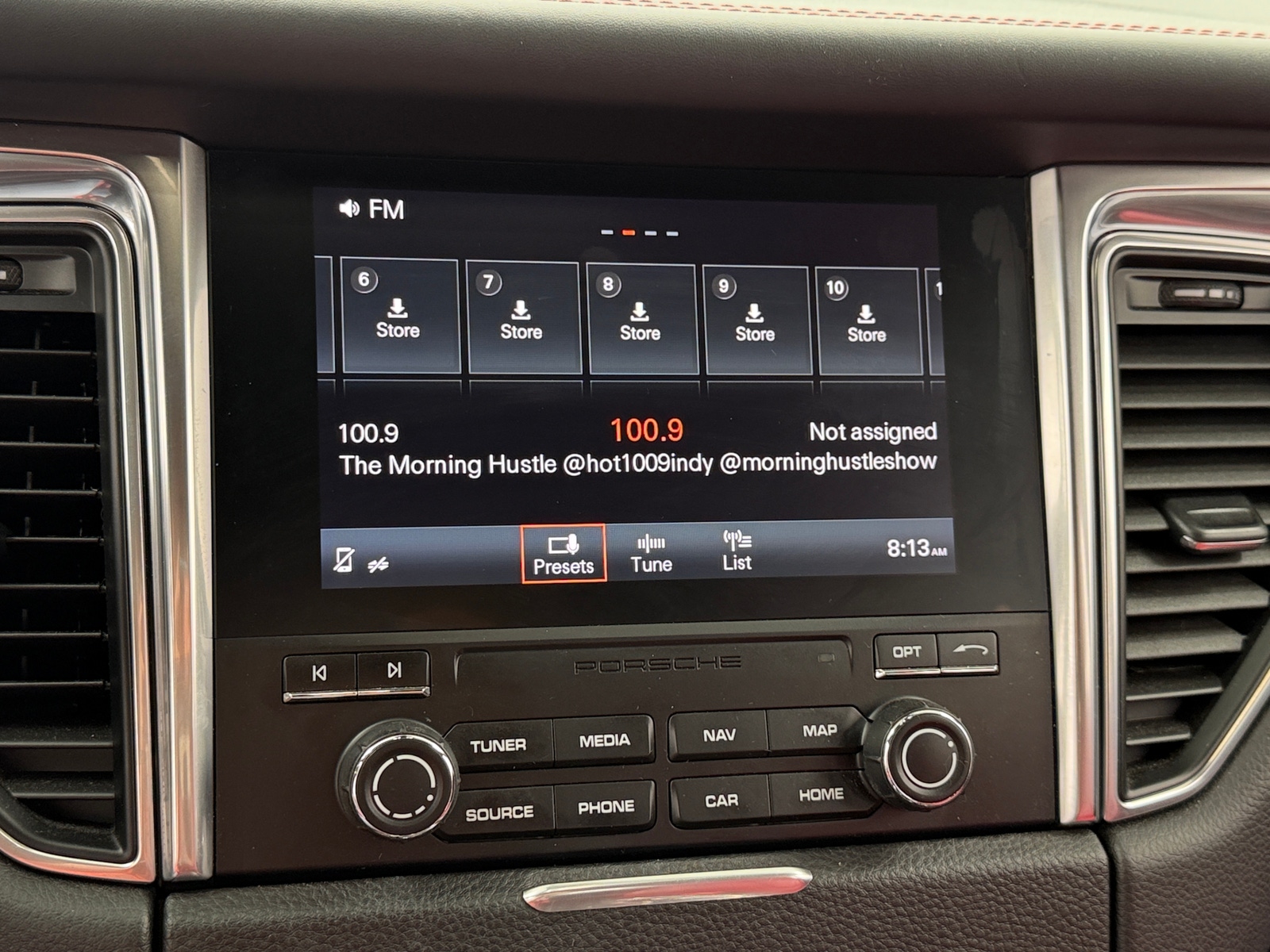 Thumbnail: 2018 Porsche Macan - 3