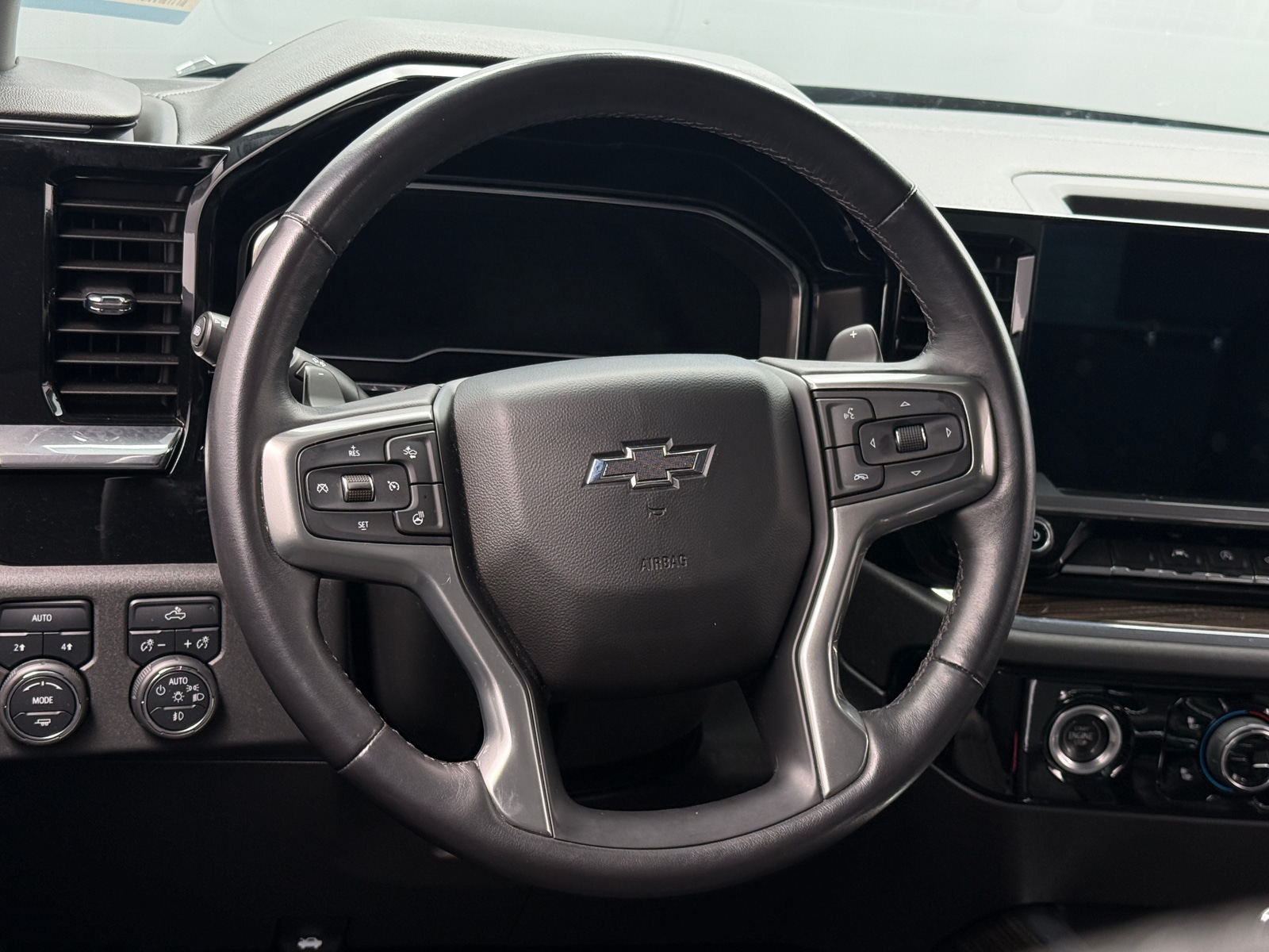 Thumbnail: 2022 Chevrolet Silverado 1500 - 5