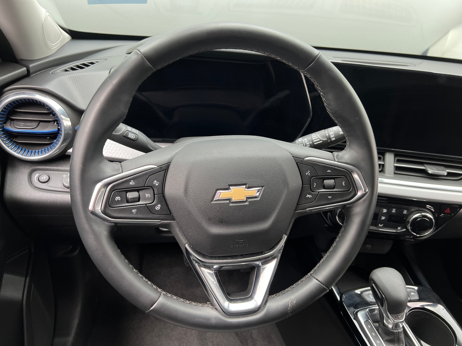 Thumbnail: 2025 Chevrolet Trax - 5