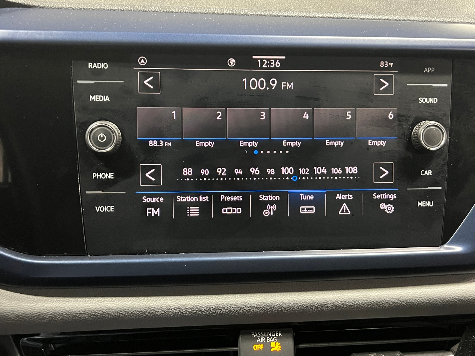 Thumbnail: 2023 Volkswagen Taos - 3