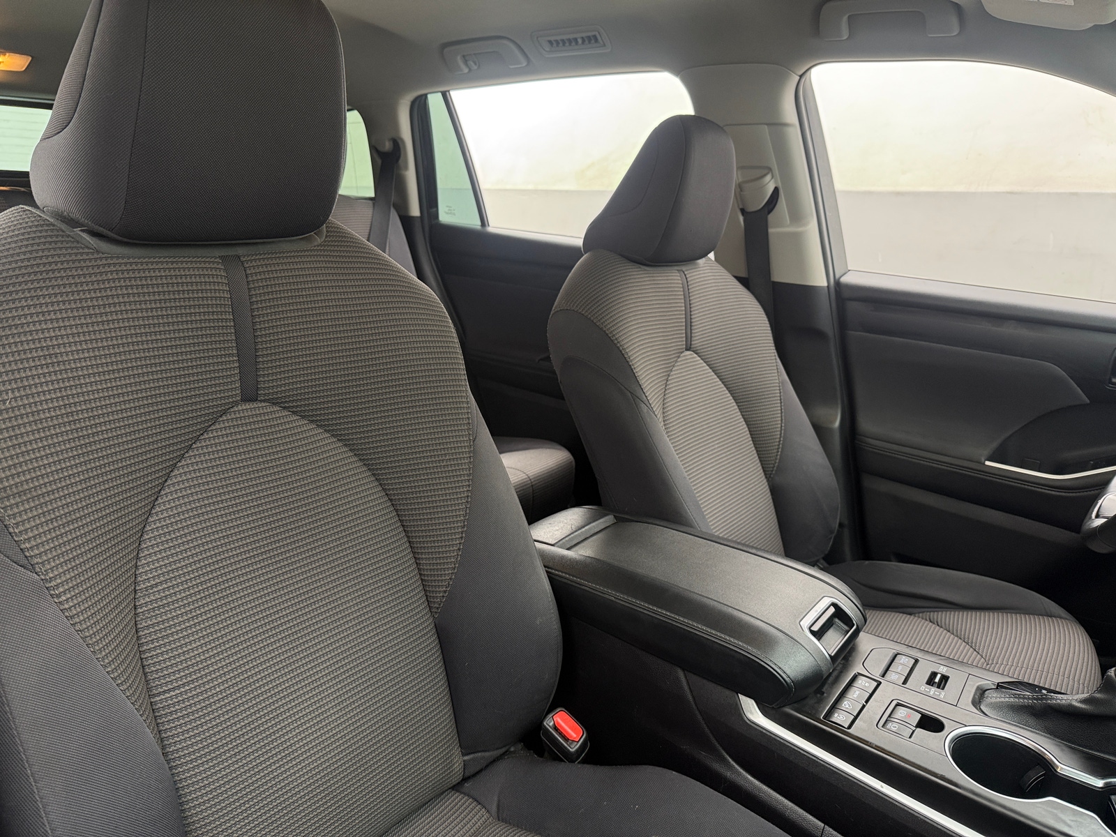 Thumbnail: 2022 Toyota Highlander - 2