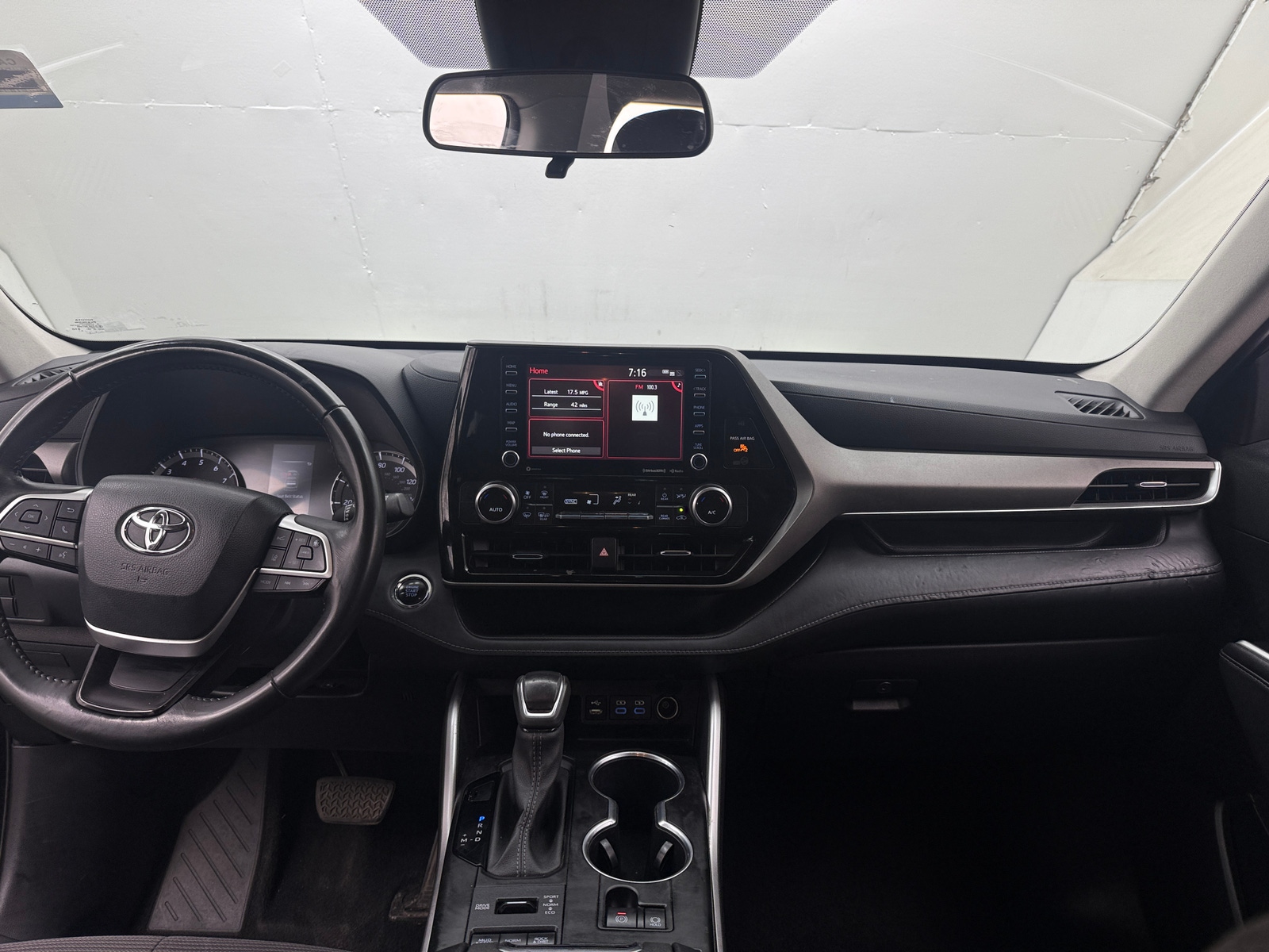 Thumbnail: 2022 Toyota Highlander - 3