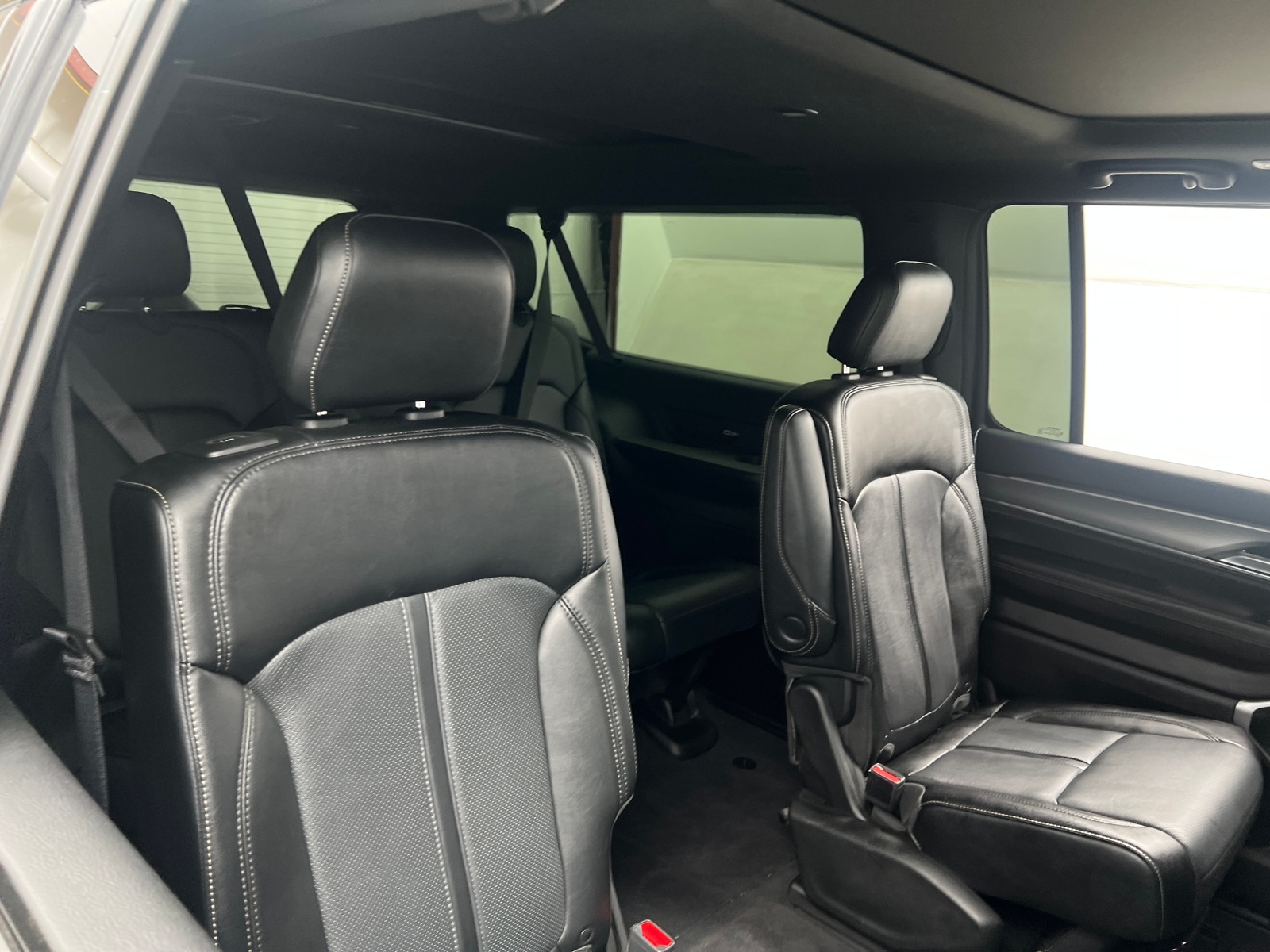 Thumbnail: 2024 Jeep Wagoneer - 5