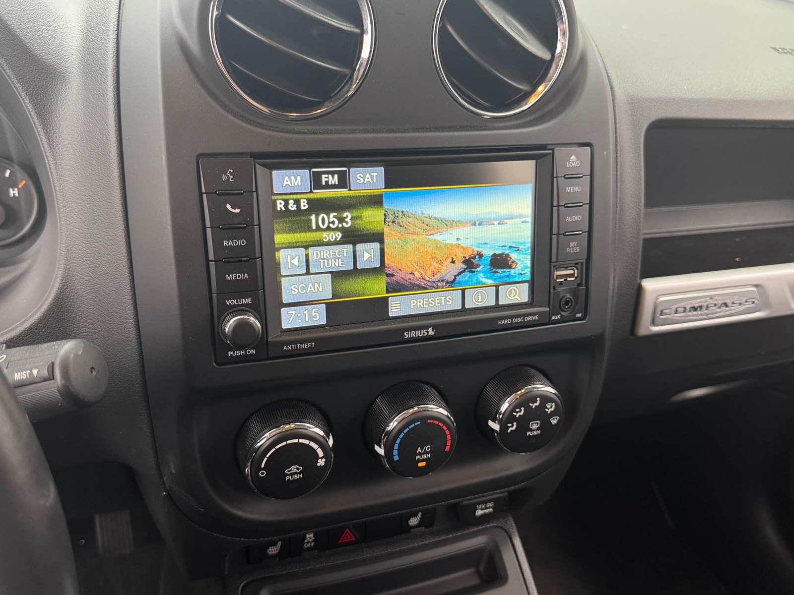 Thumbnail: 2017 Jeep Compass - 4