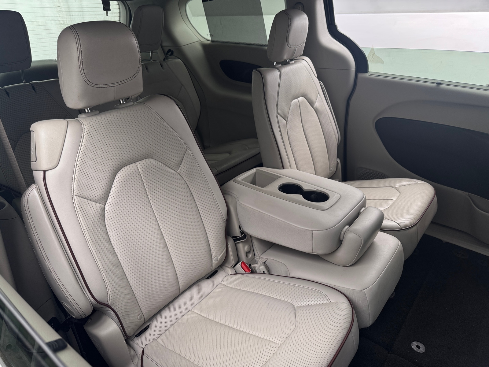 Thumbnail: 2019 Chrysler Pacifica - 5