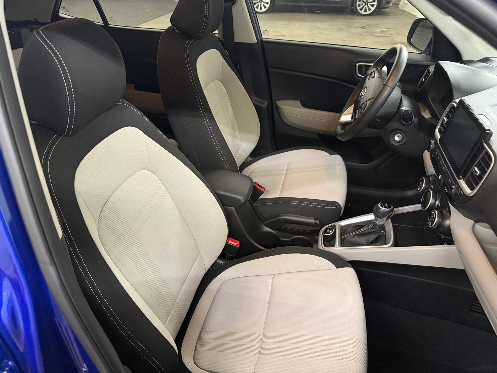 Thumbnail: 2023 Hyundai Venue - 2