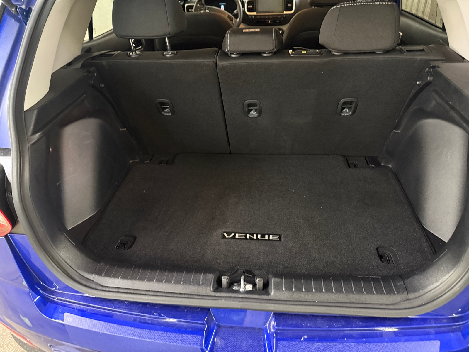 Thumbnail: 2023 Hyundai Venue - 7