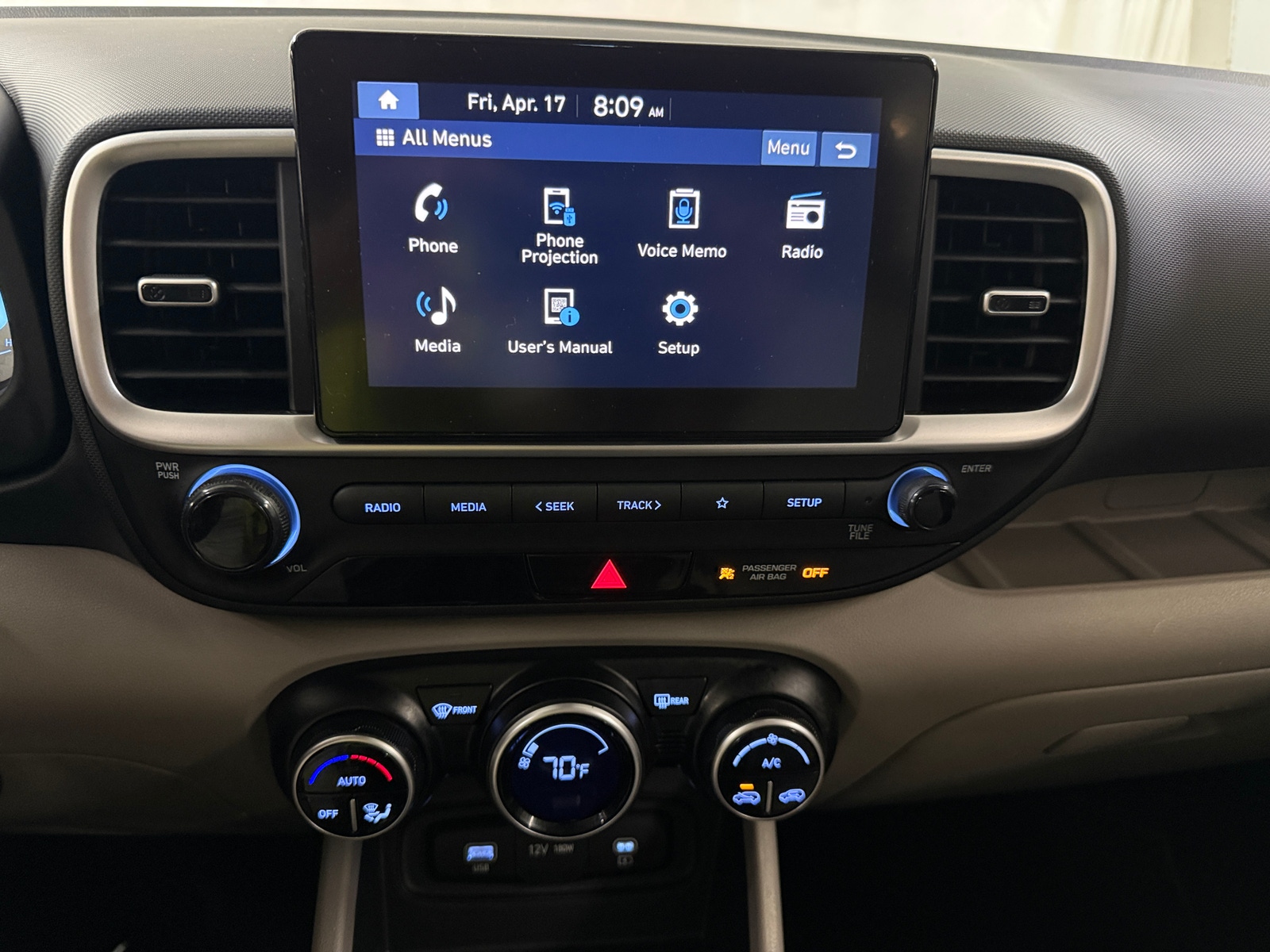 Thumbnail: 2023 Hyundai Venue - 4