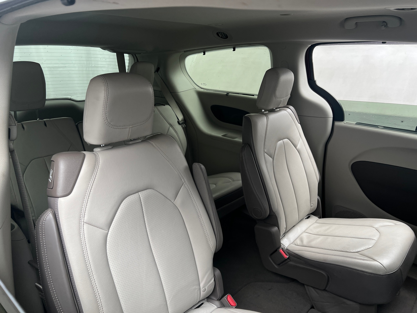 Thumbnail: 2017 Chrysler Pacifica - 5