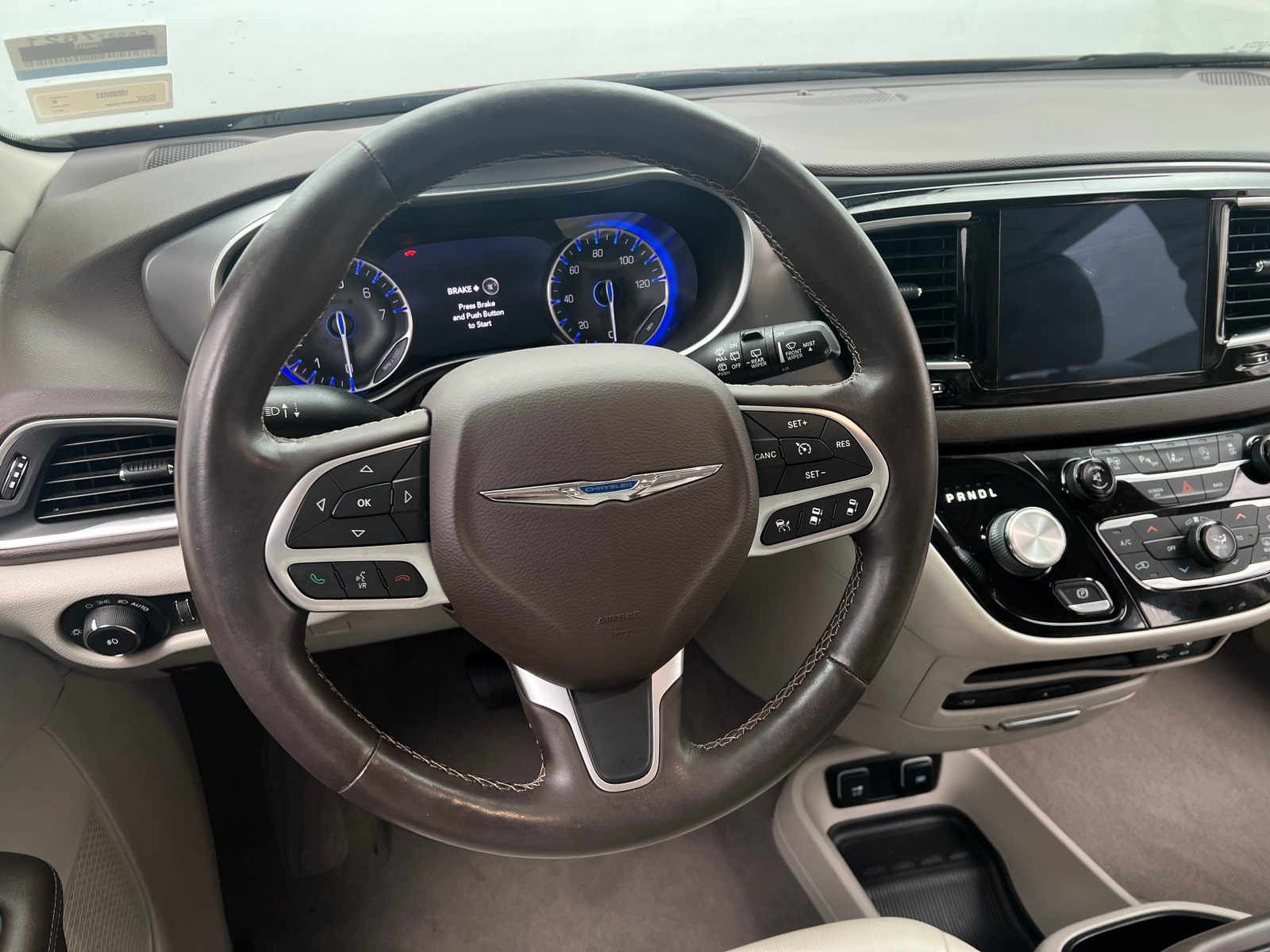 Thumbnail: 2017 Chrysler Pacifica - 4