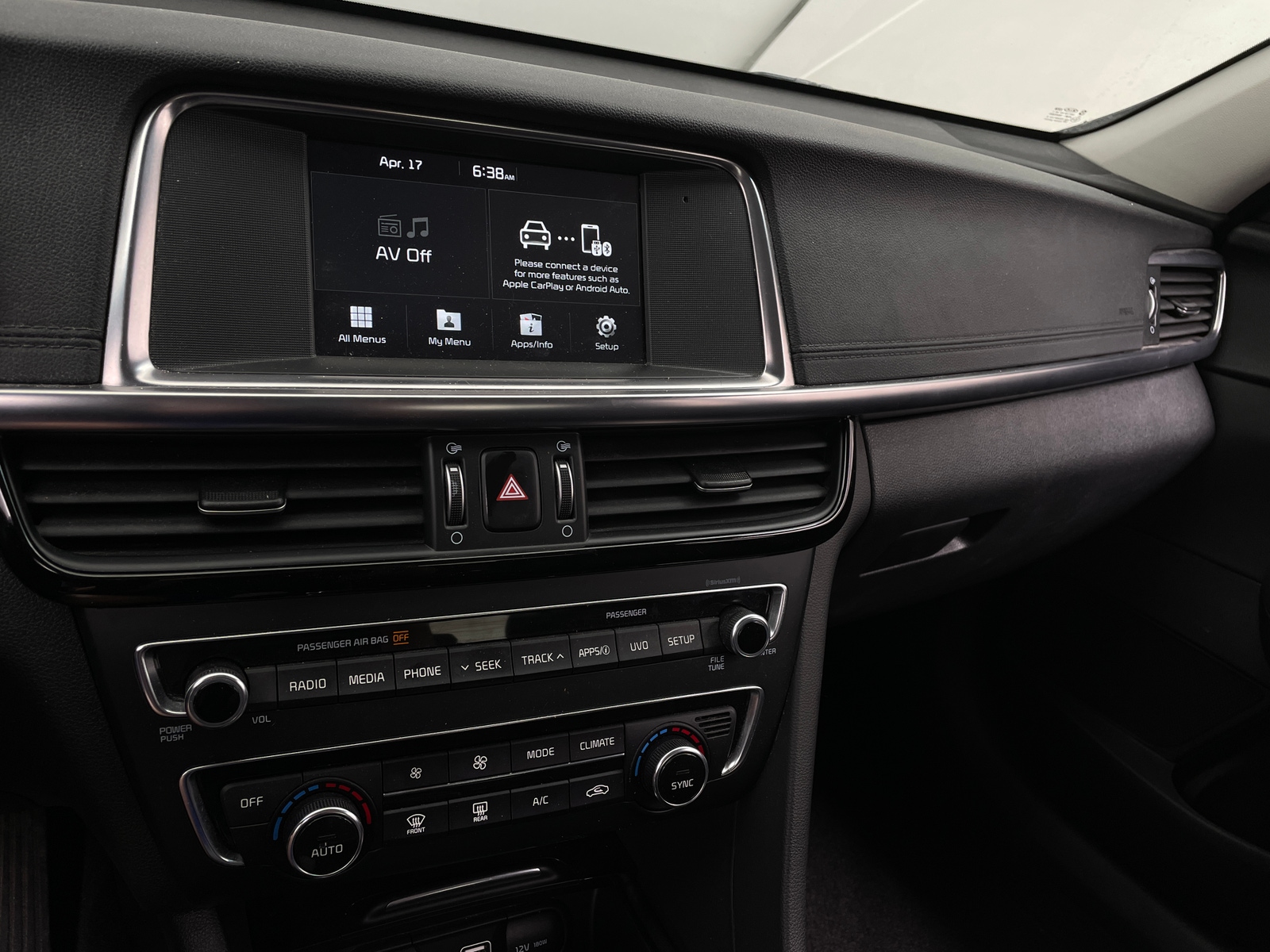 Thumbnail: 2017 Kia Optima - 3
