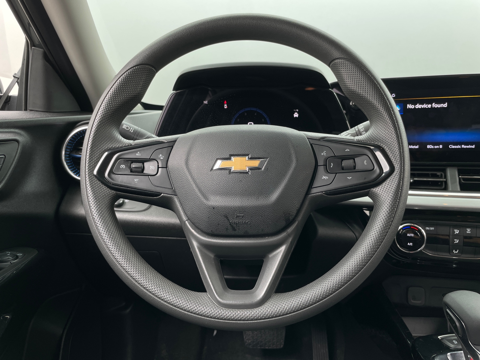 Thumbnail: 2025 Chevrolet Trax - 5