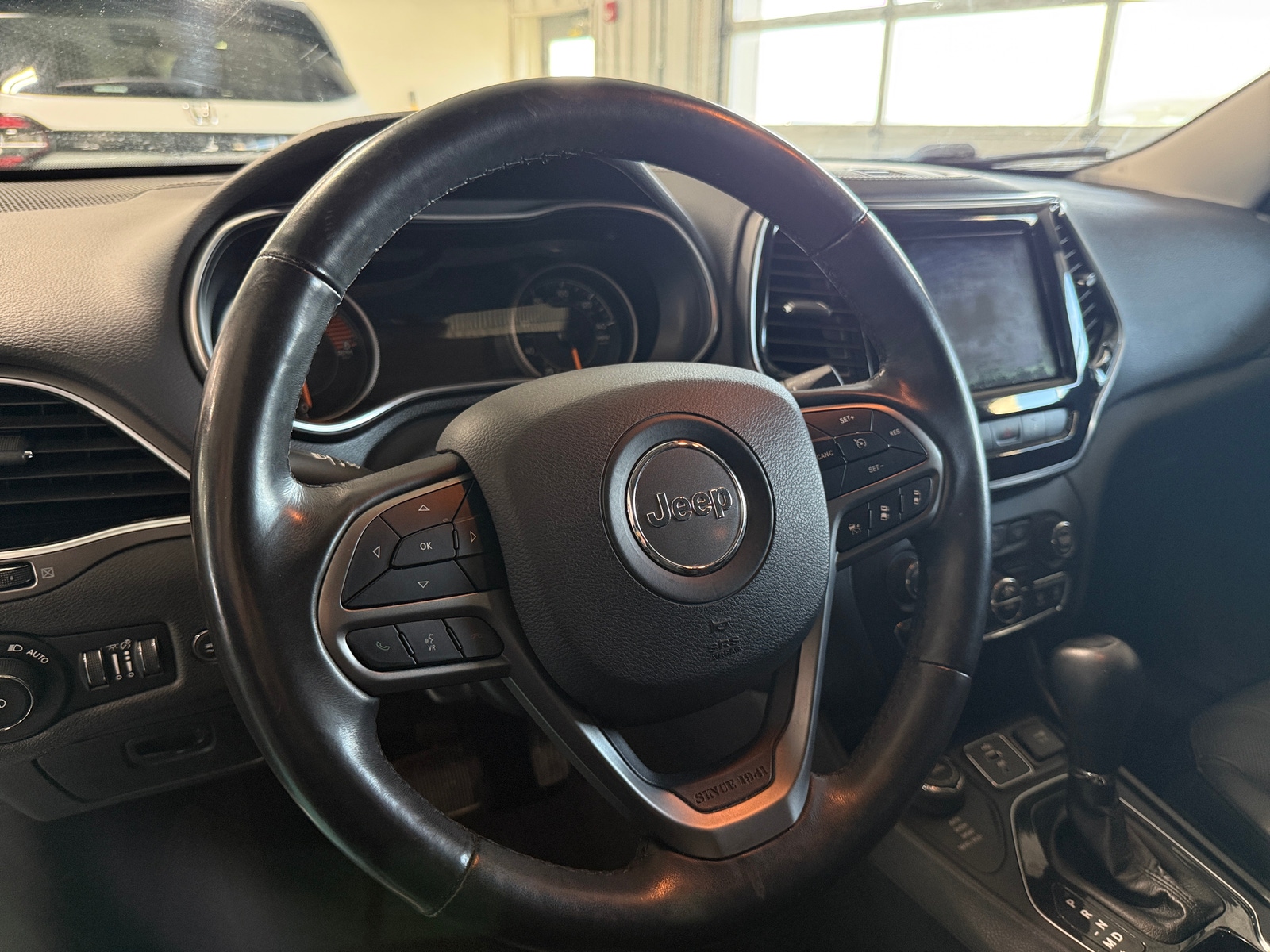 Thumbnail: 2019 Jeep Cherokee - 4