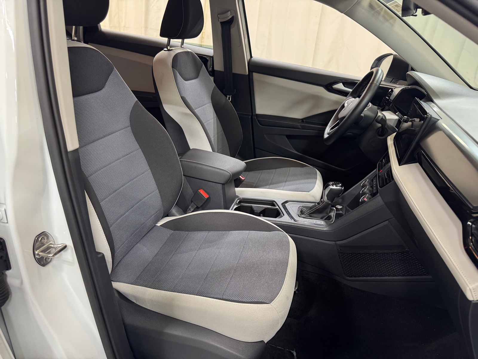 Thumbnail: 2025 Volkswagen Taos - 2