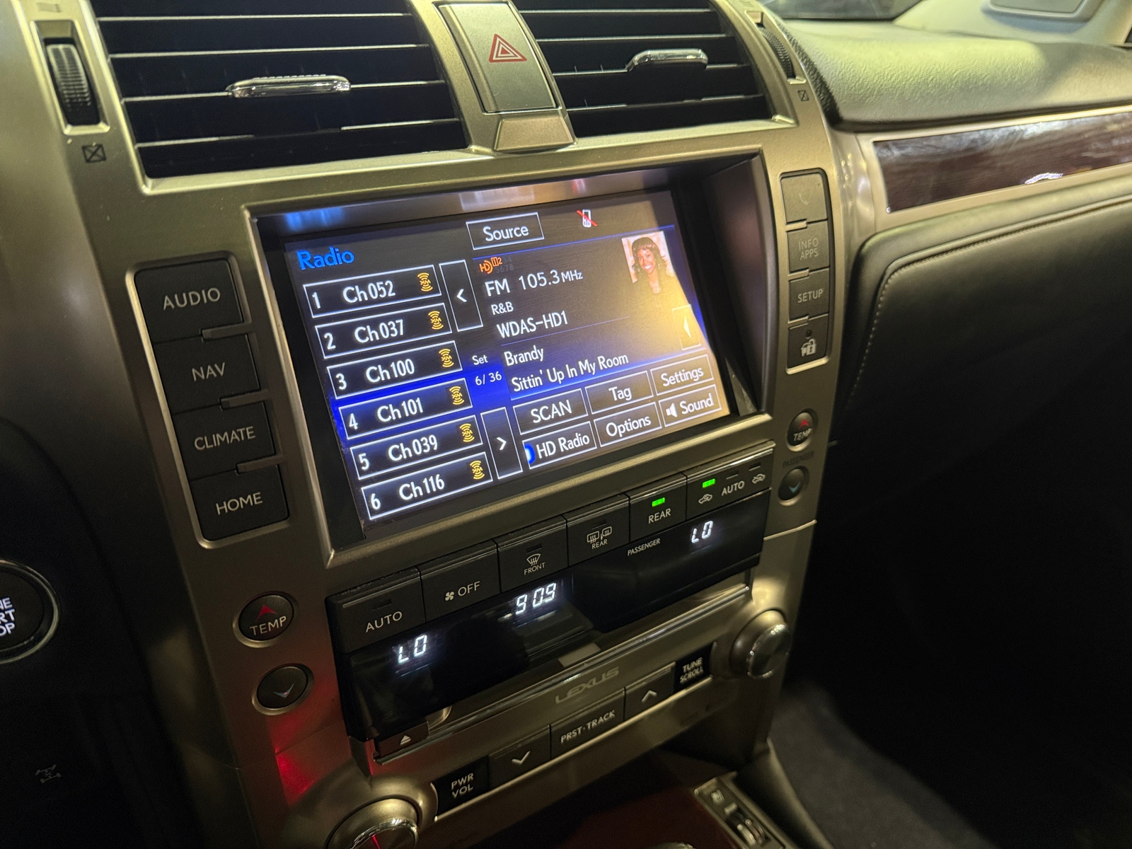 Thumbnail: 2014 Lexus GX - 3