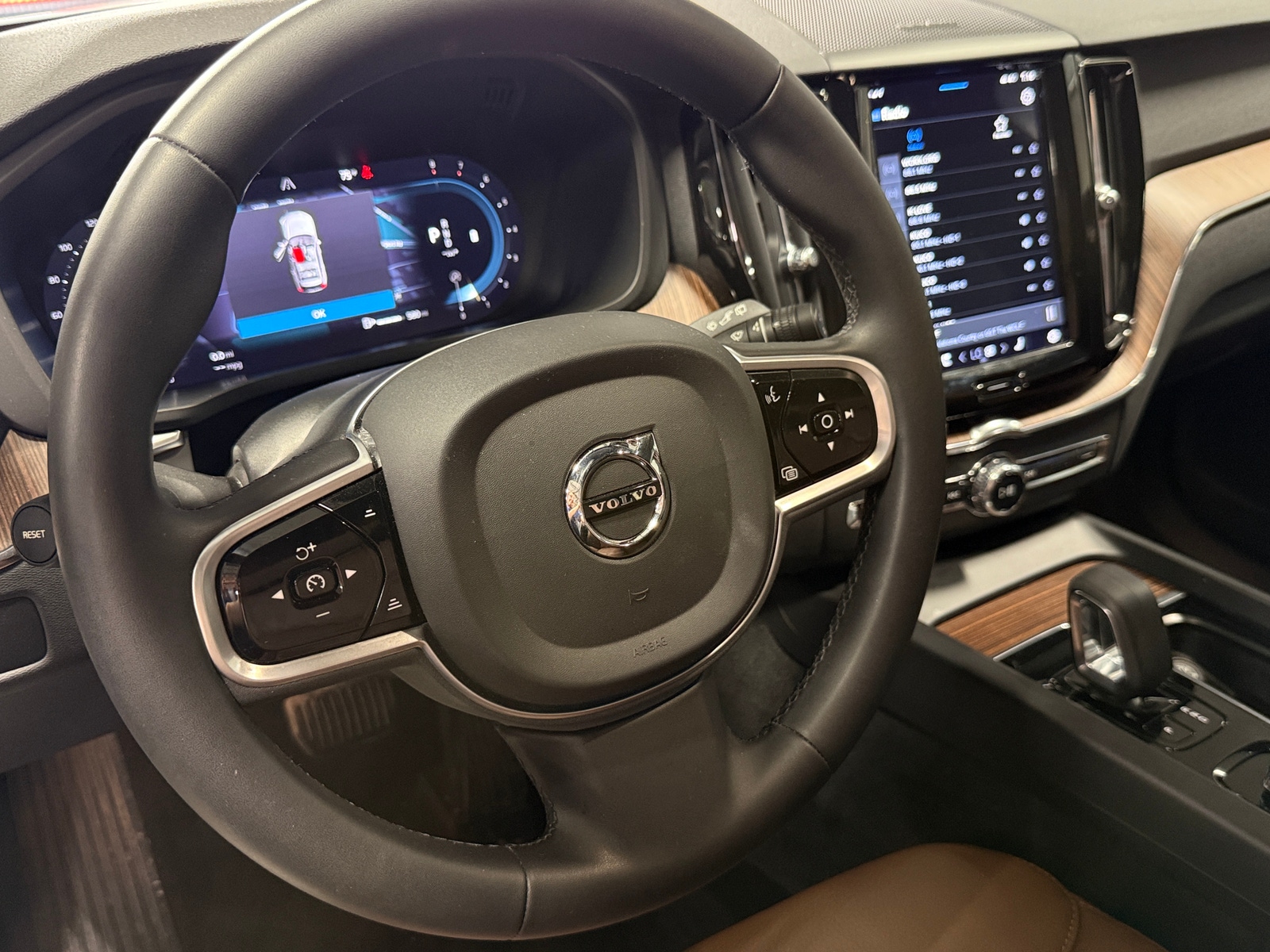 Thumbnail: 2023 Volvo XC60 - 4