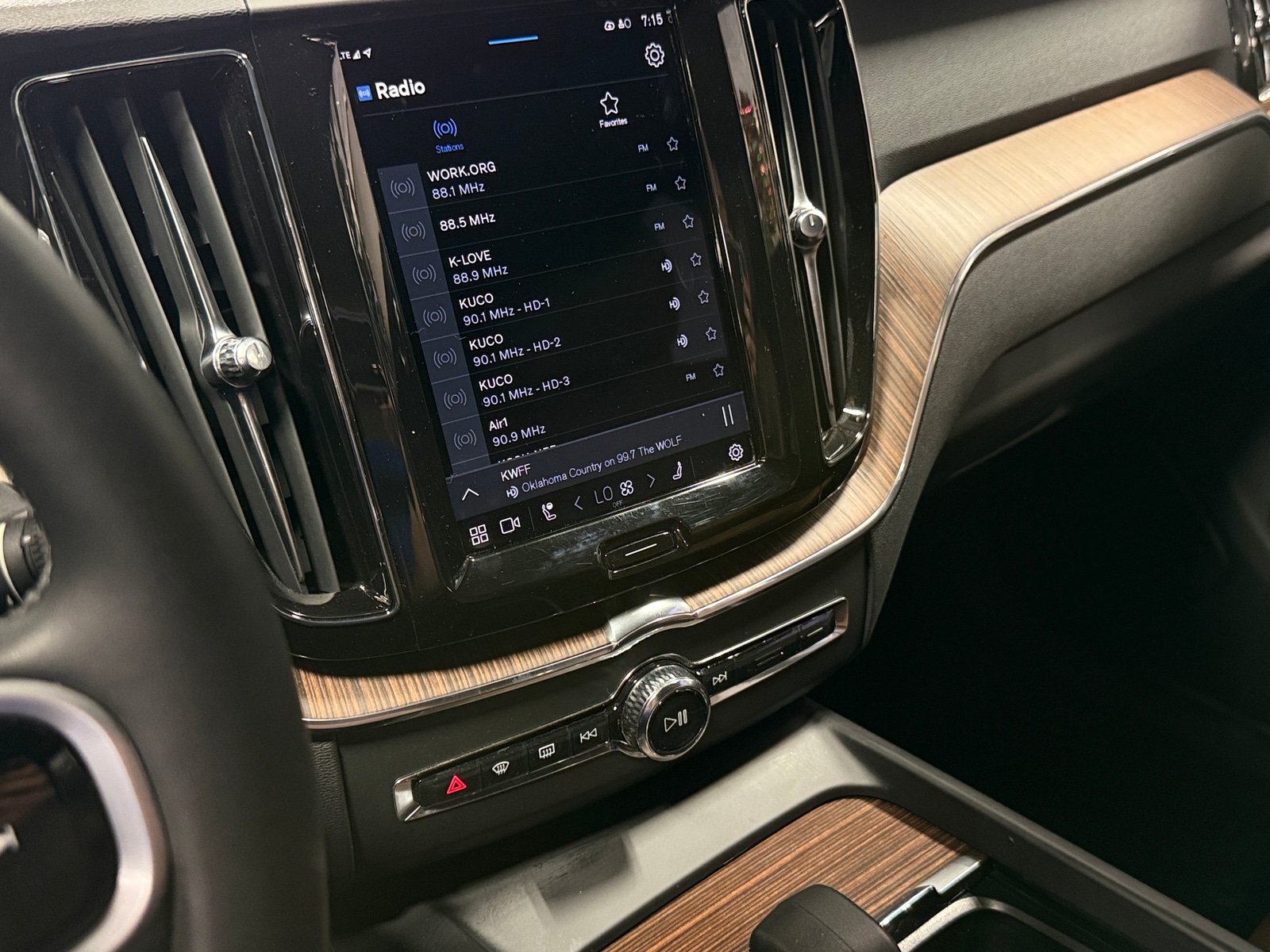 Thumbnail: 2023 Volvo XC60 - 3