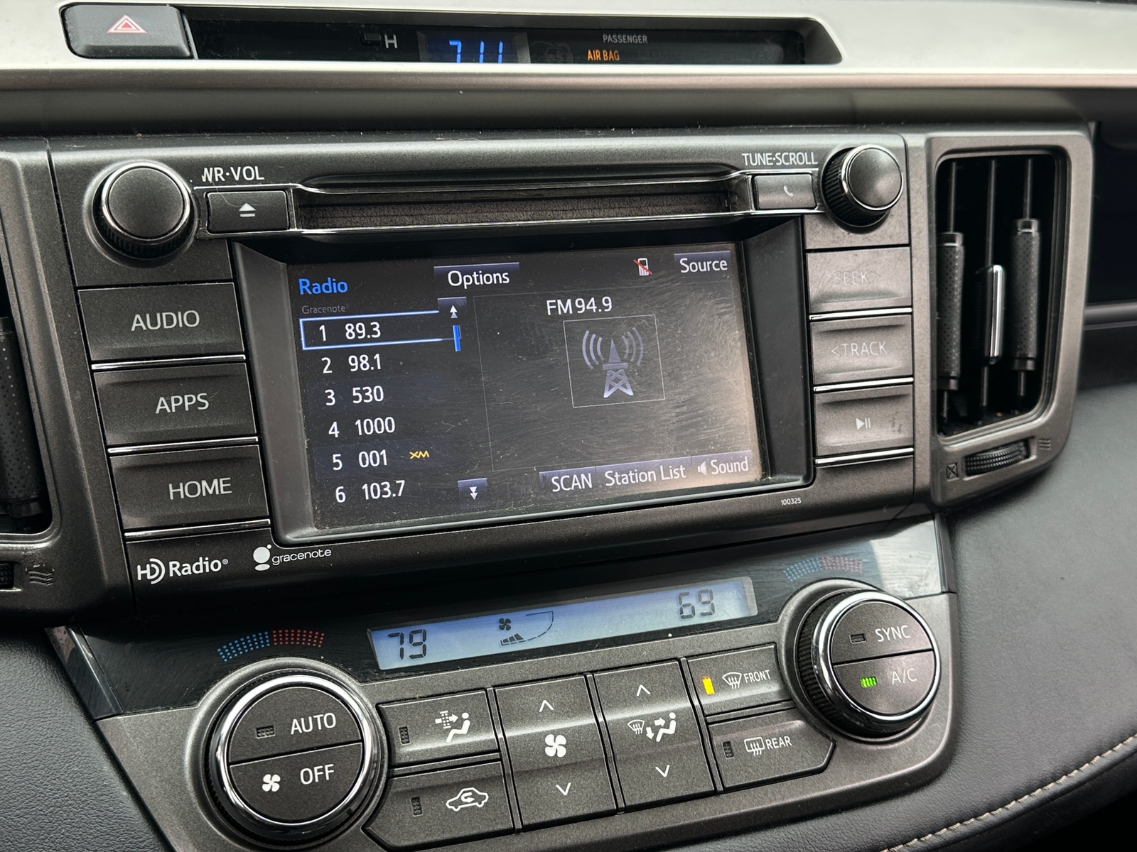 Thumbnail: 2014 Toyota RAV4 - 4