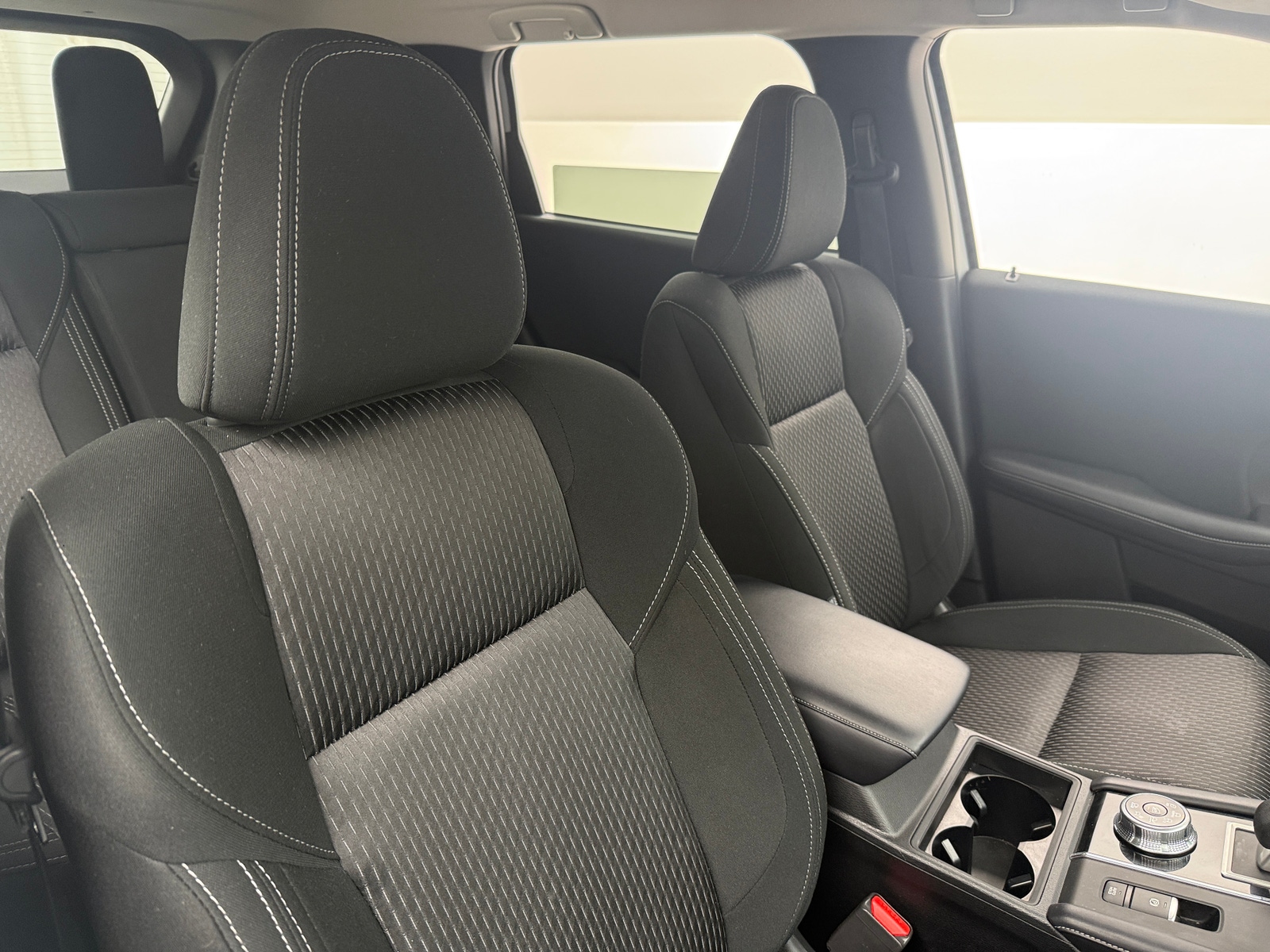 Thumbnail: 2024 Mitsubishi Outlander - 2