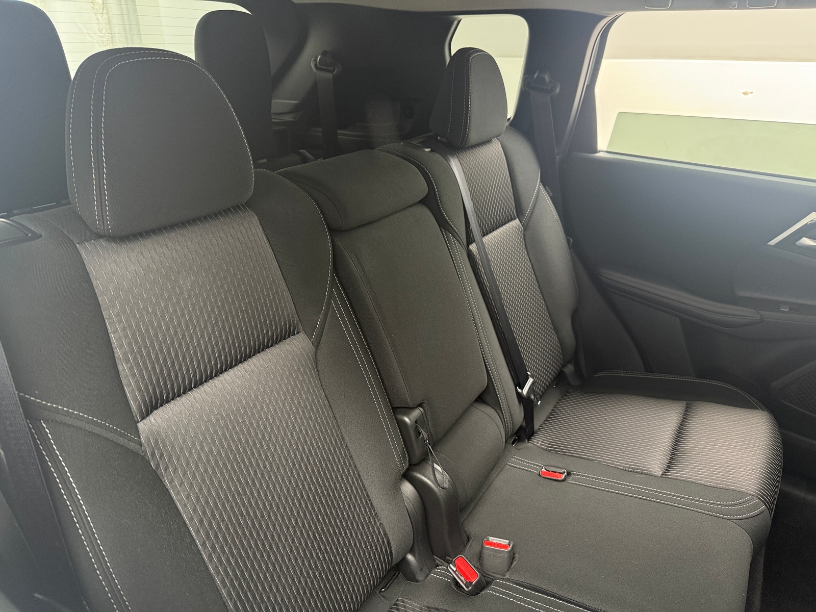 Thumbnail: 2024 Mitsubishi Outlander - 6