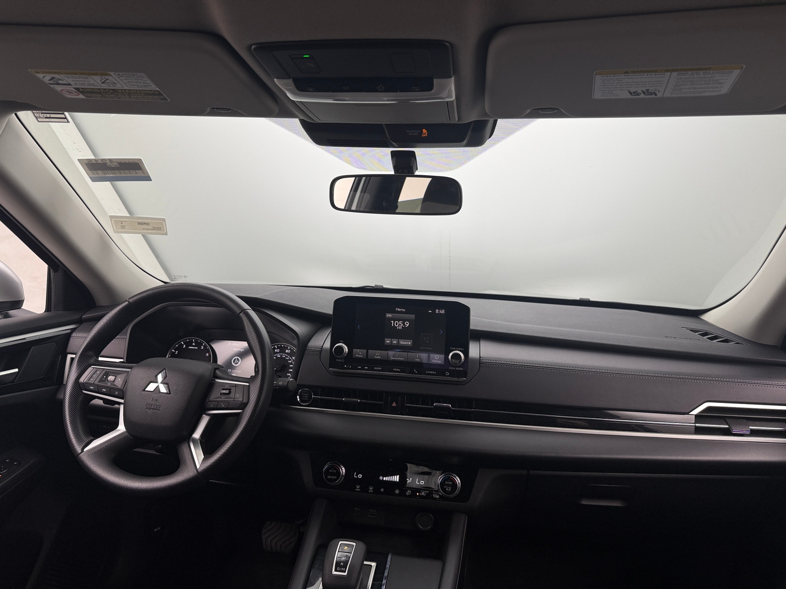 Thumbnail: 2024 Mitsubishi Outlander - 3