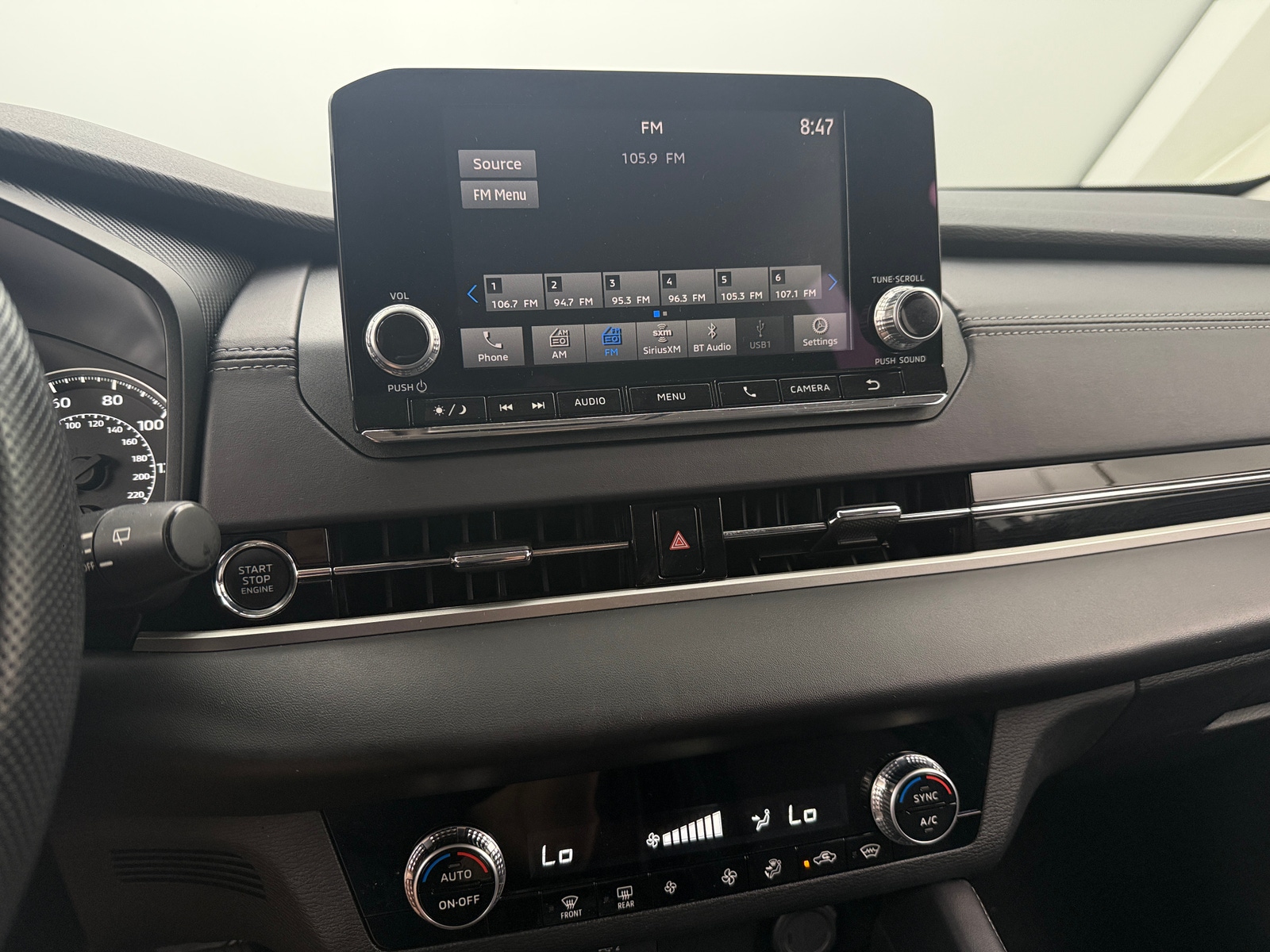 Thumbnail: 2024 Mitsubishi Outlander - 4