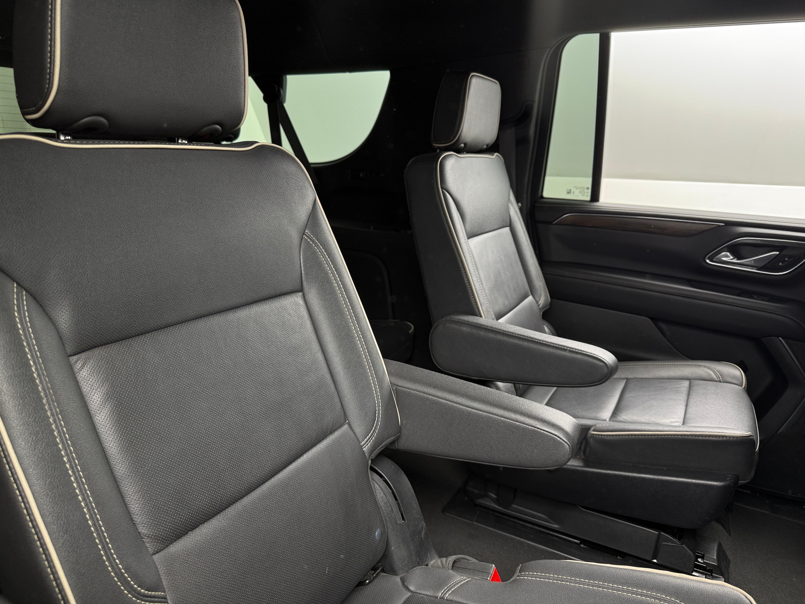 Thumbnail: 2023 Chevrolet Suburban - 5