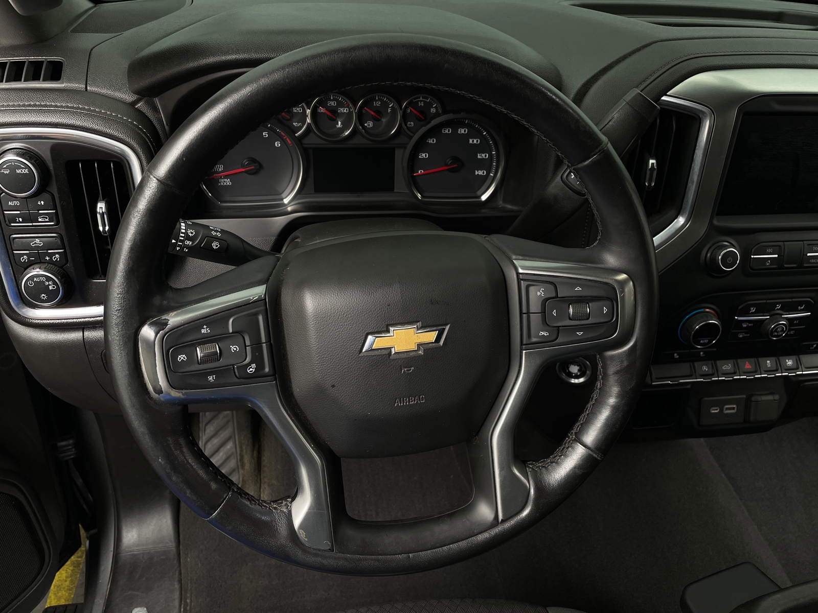 Thumbnail: 2020 Chevrolet Silverado 1500 - 5