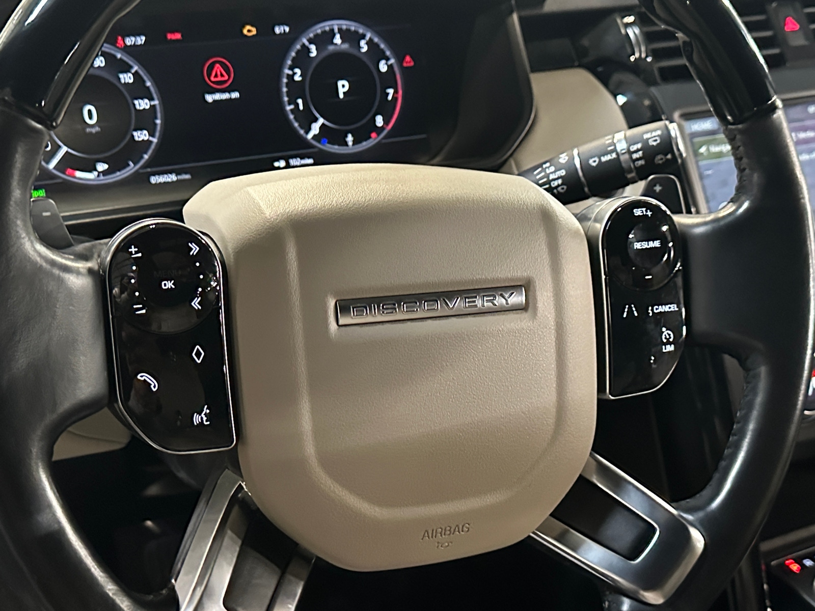 Thumbnail: 2020 Land Rover Discovery - 4