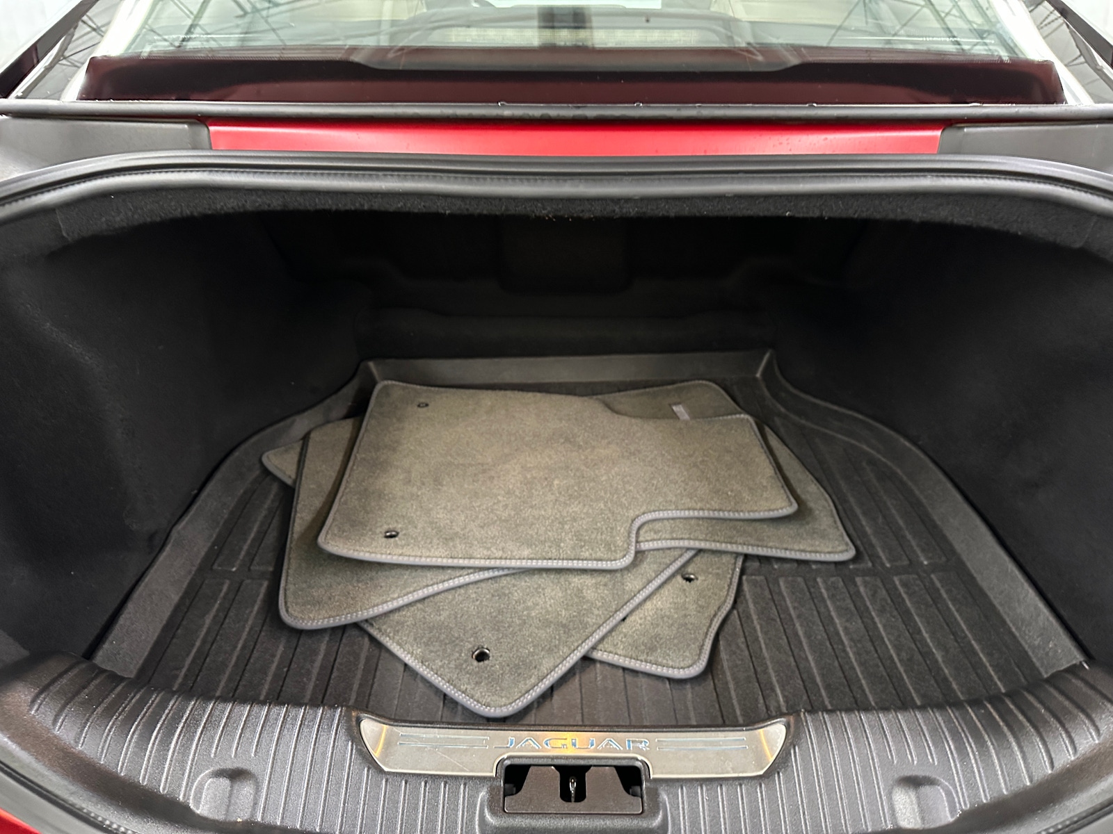 Thumbnail: 2019 Jaguar XJ - 6