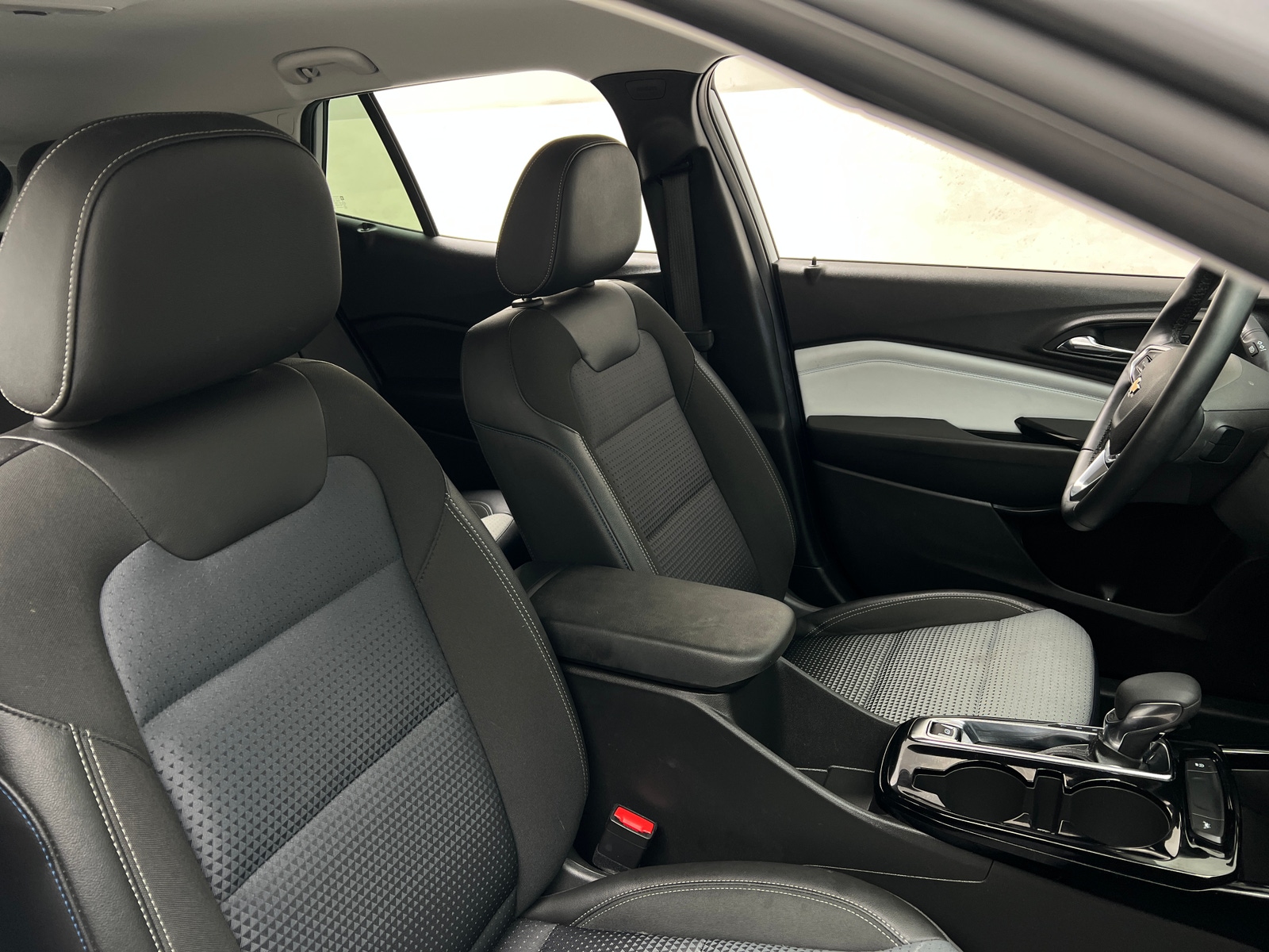 Thumbnail: 2025 Chevrolet Trax - 2