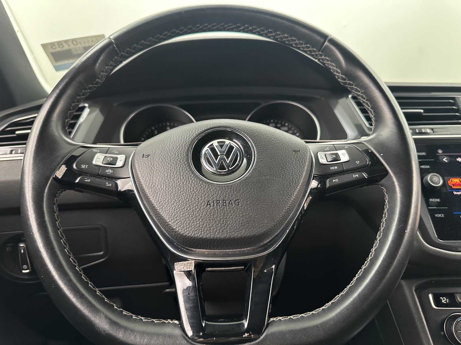 Thumbnail: 2021 Volkswagen Tiguan - 4