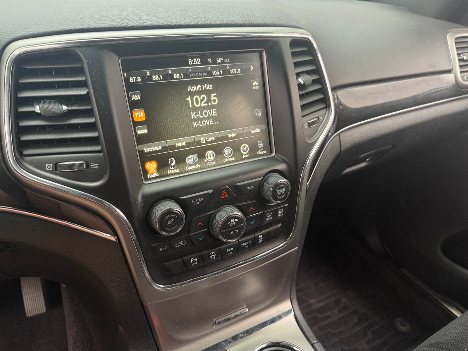 Thumbnail: 2017 Jeep Grand Cherokee - 3