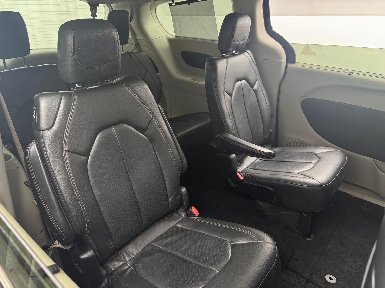 Thumbnail: 2020 Chrysler Pacifica - 5