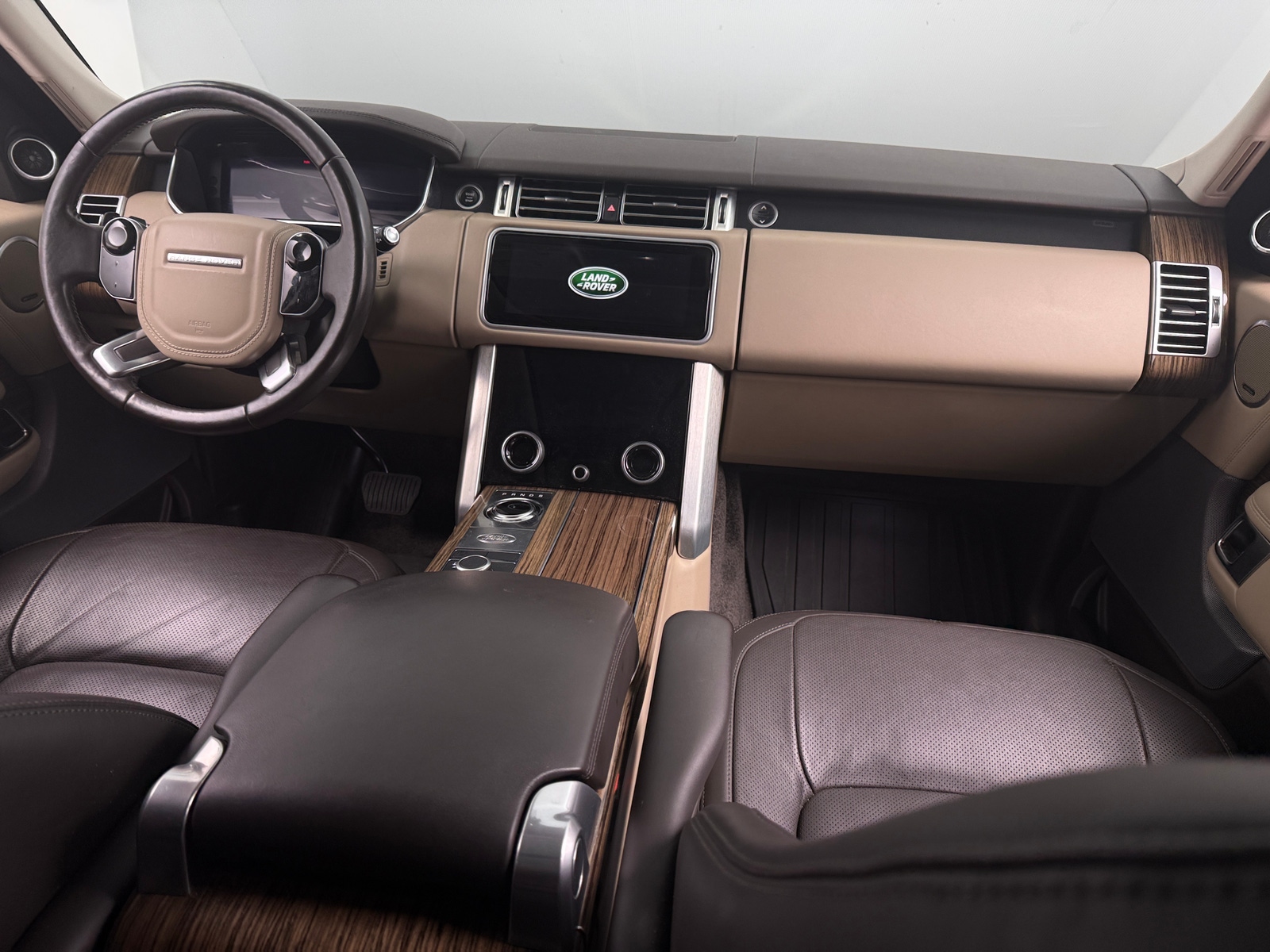 Thumbnail: 2018 Land Rover Range Rover - 2