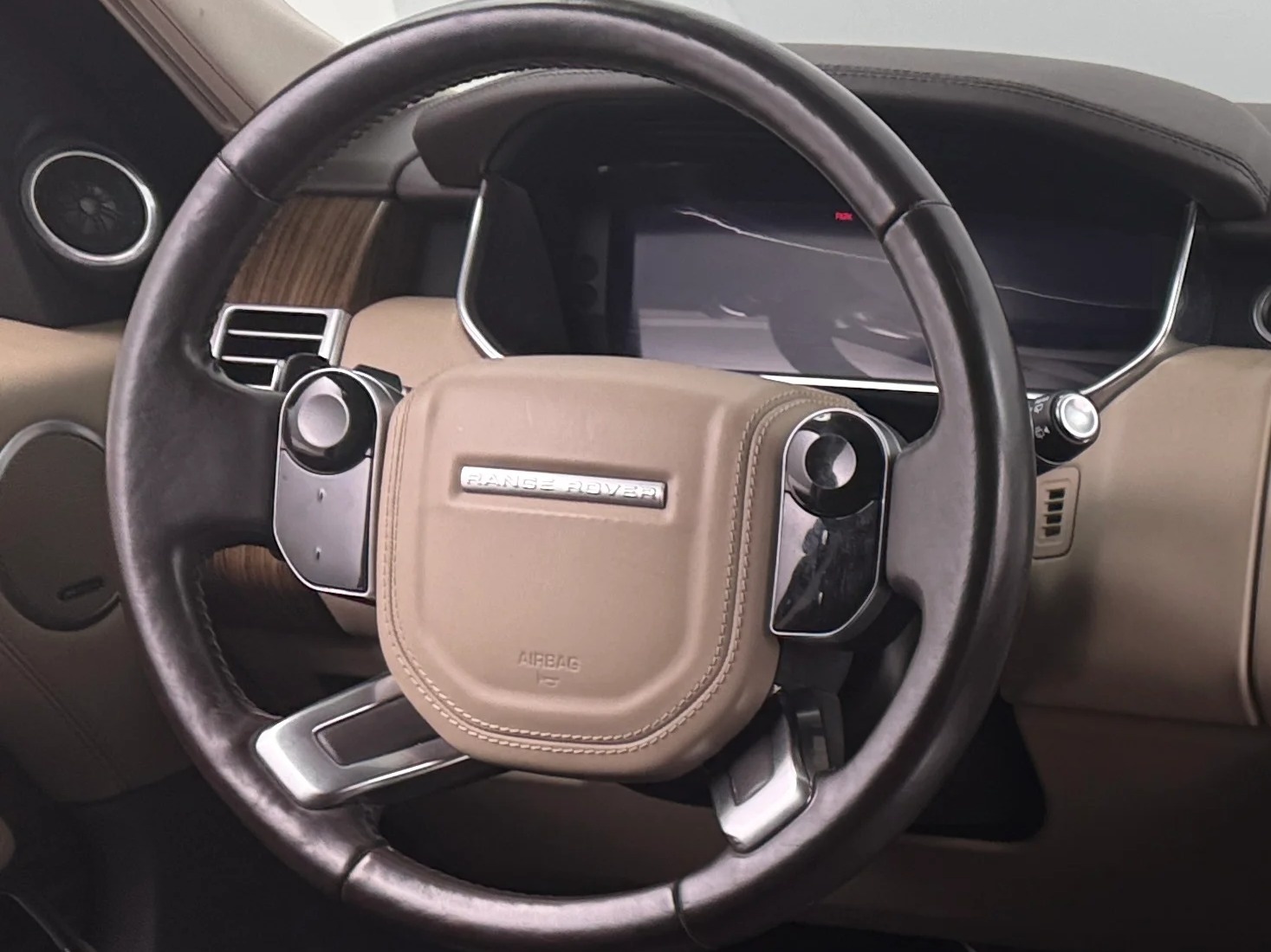 Thumbnail: 2018 Land Rover Range Rover - 4