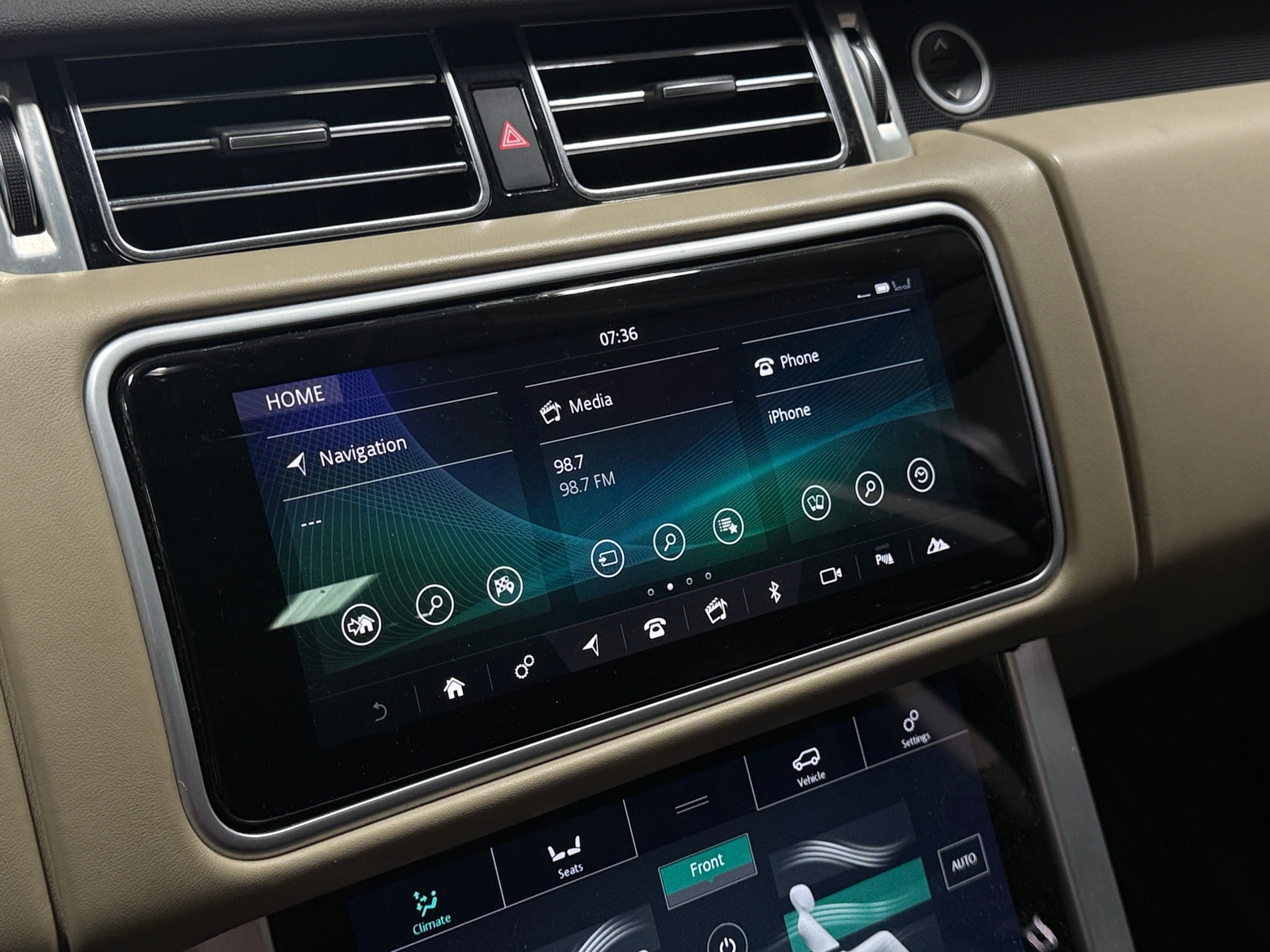 Thumbnail: 2018 Land Rover Range Rover - 3