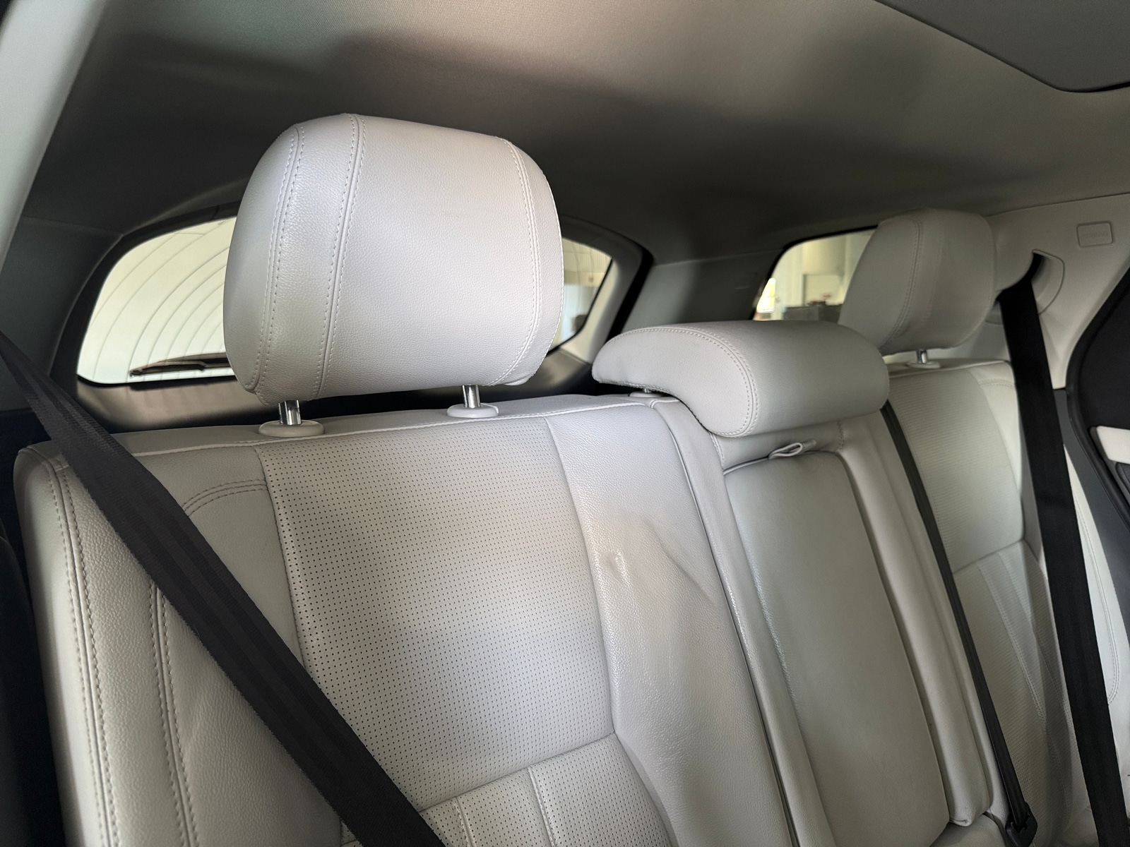 Thumbnail: 2017 Land Rover Discovery Sport - 5