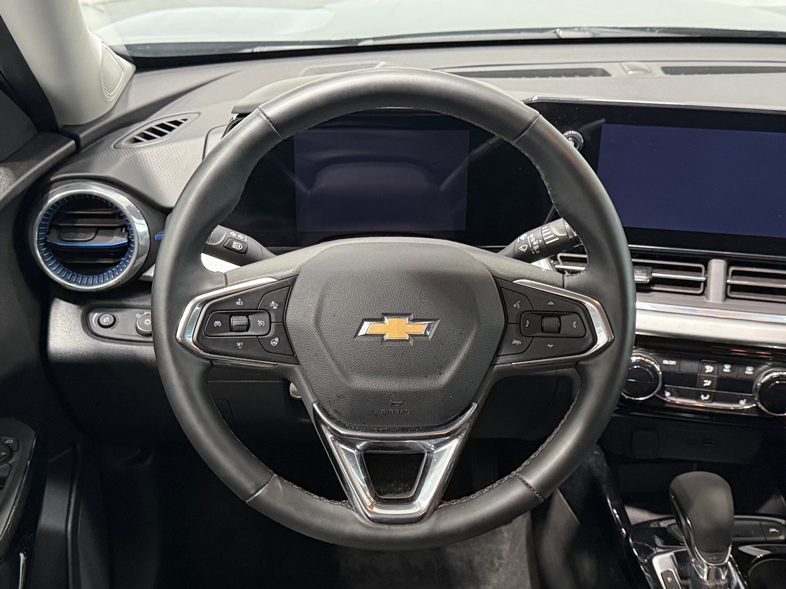 Thumbnail: 2025 Chevrolet Trax - 5