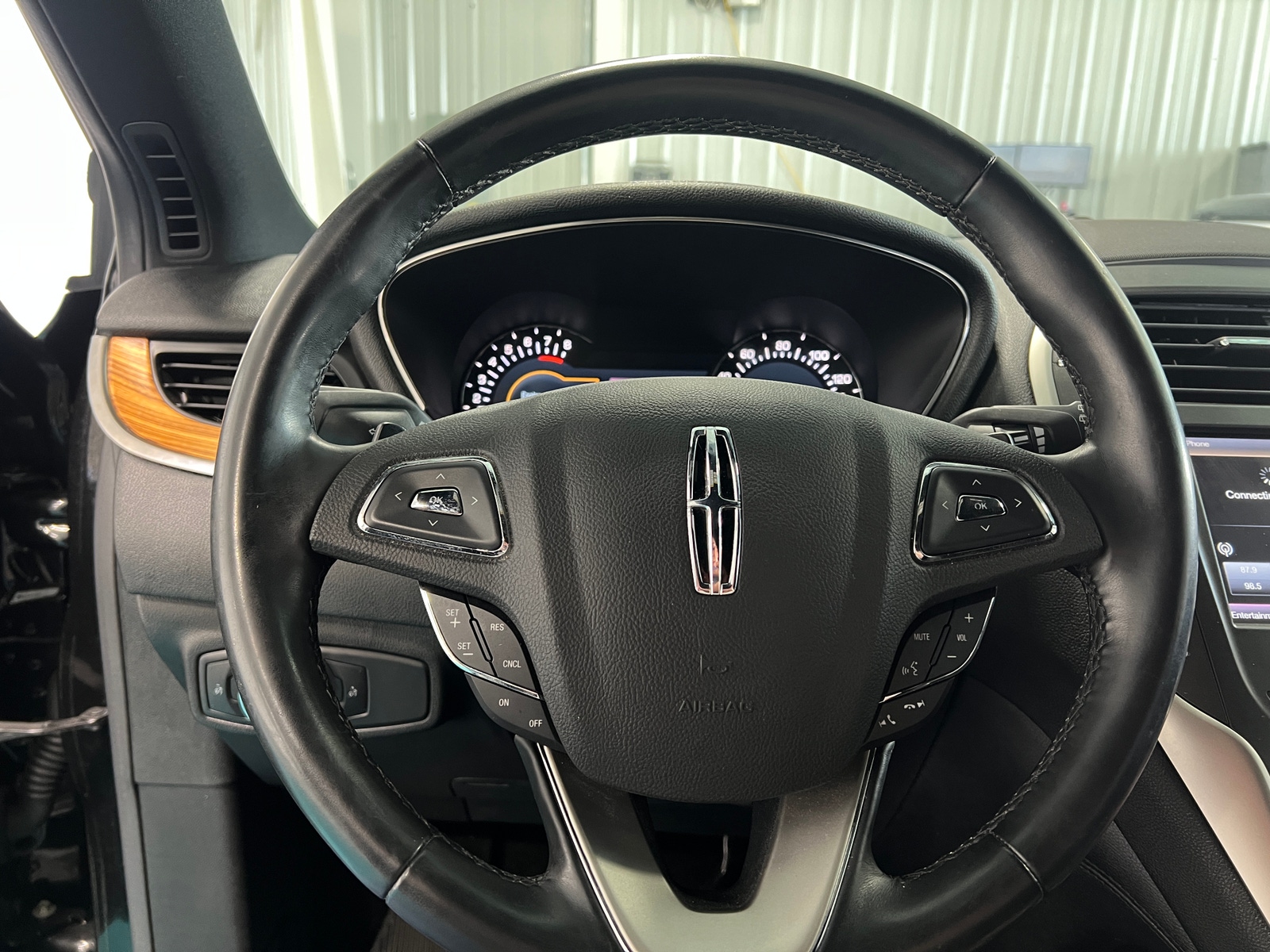 Thumbnail: 2015 Lincoln MKC - 4