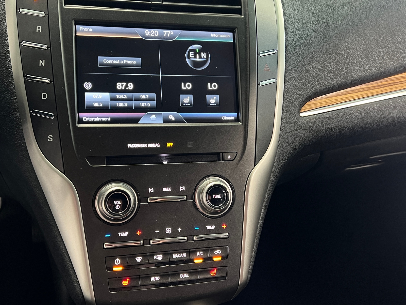 Thumbnail: 2015 Lincoln MKC - 3