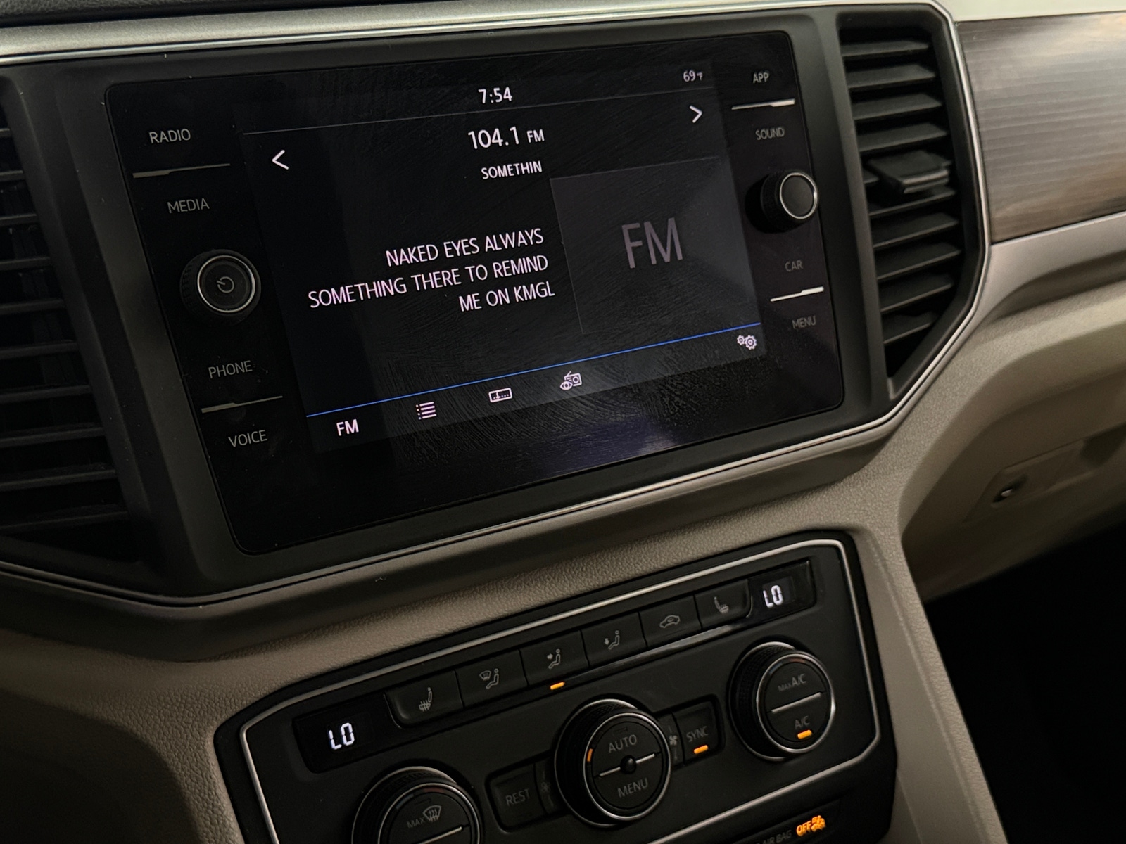 Thumbnail: 2018 Volkswagen Atlas - 4