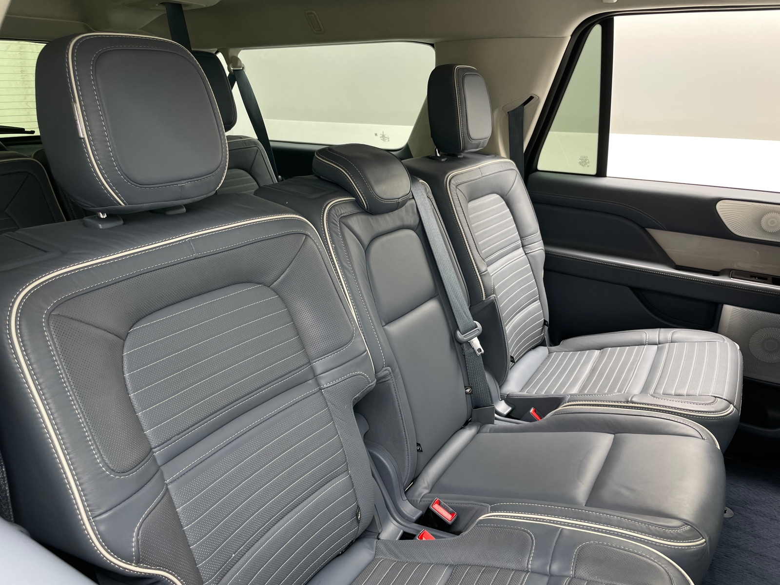 Thumbnail: 2023 Lincoln Navigator L - 5