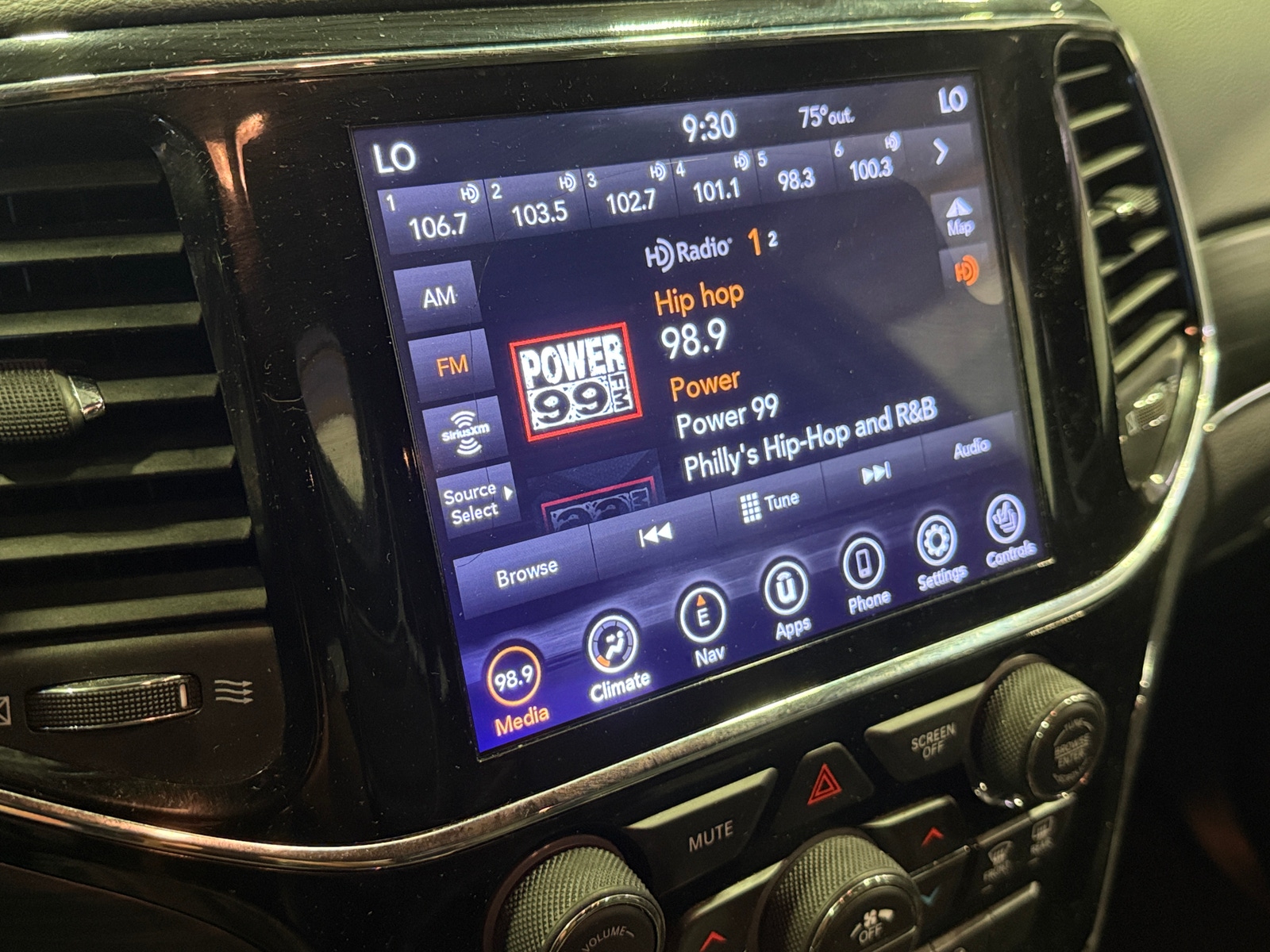 Thumbnail: 2020 Jeep Grand Cherokee - 3