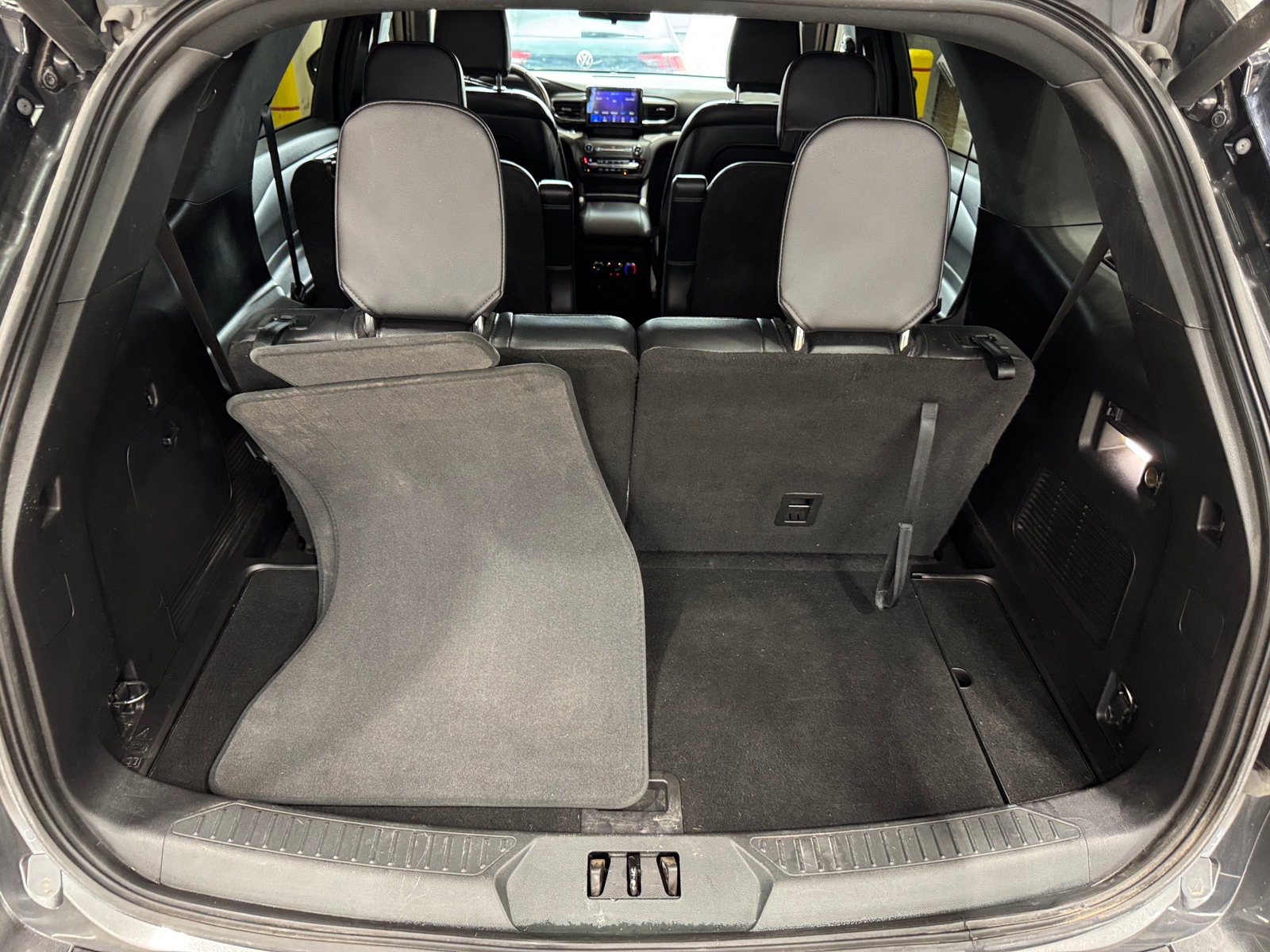 Thumbnail: 2020 Ford Explorer - 6